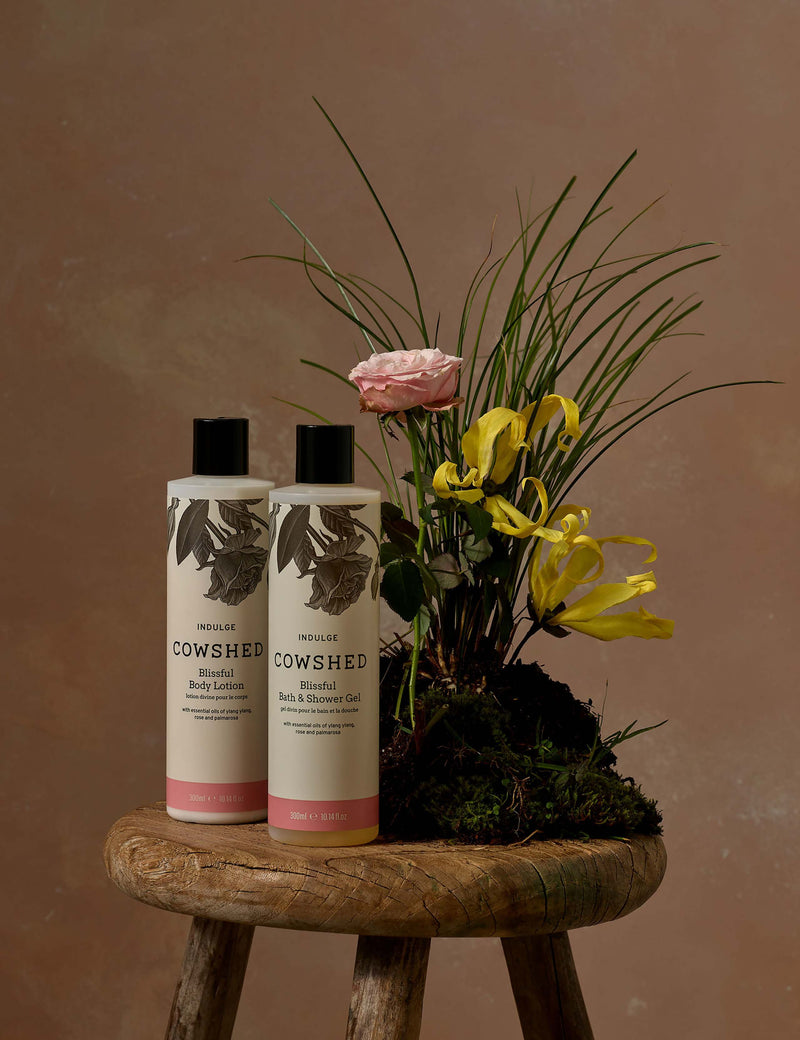 Cowshed floral bath and shower gel 300ml, UK version