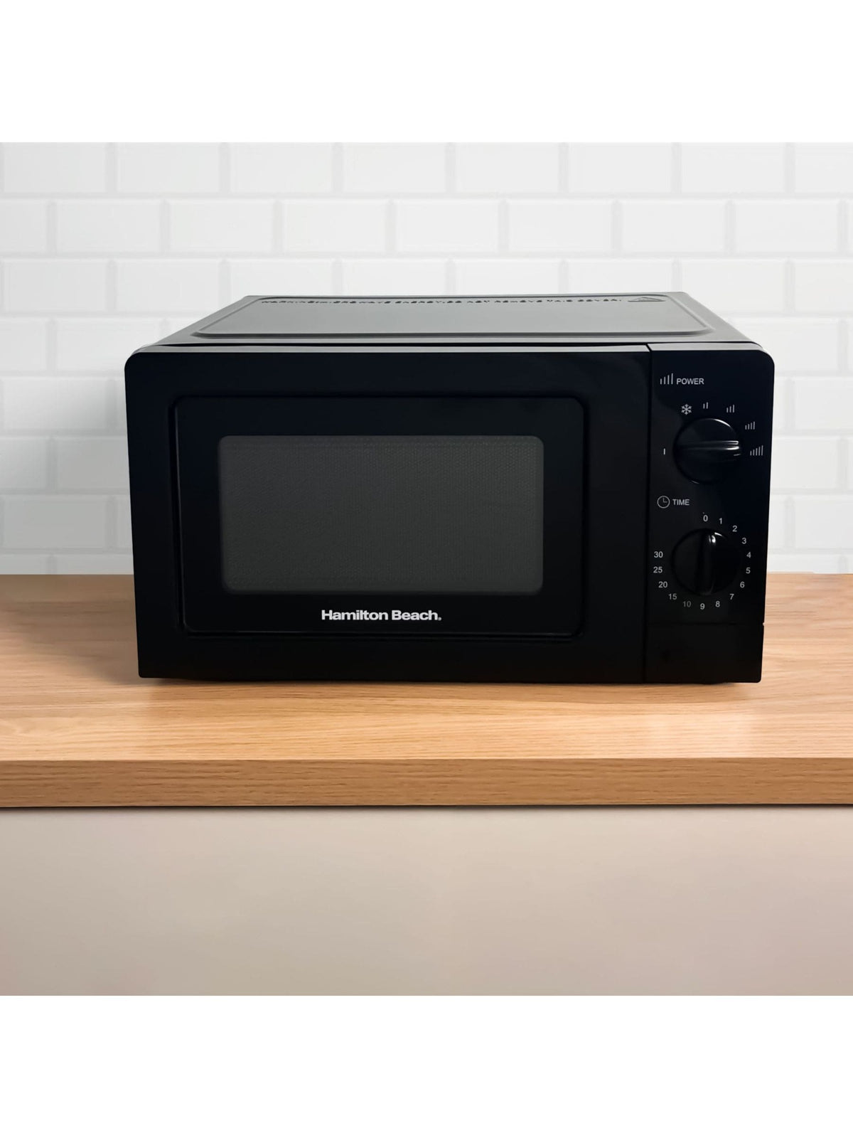 Hamilton Beach black microwave oven with glass door 20 litre, UK version