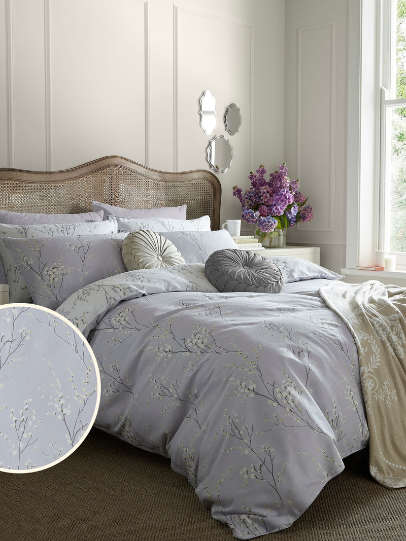 Laura Ashley purple lavender reversible sateen pussy willow duvet cover and pillowcase set, UK version