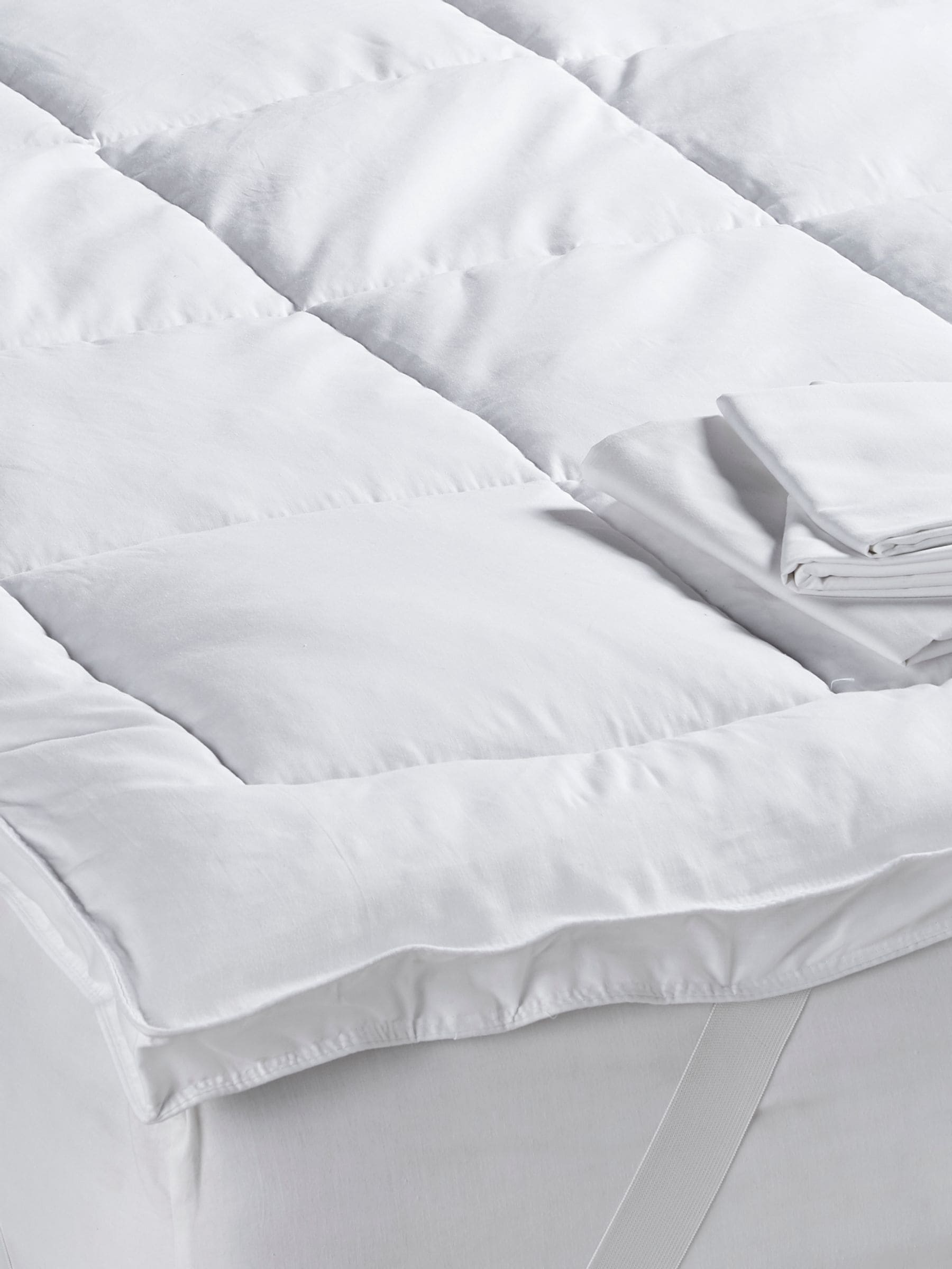 White fresh cotton mattress topper (British brand)