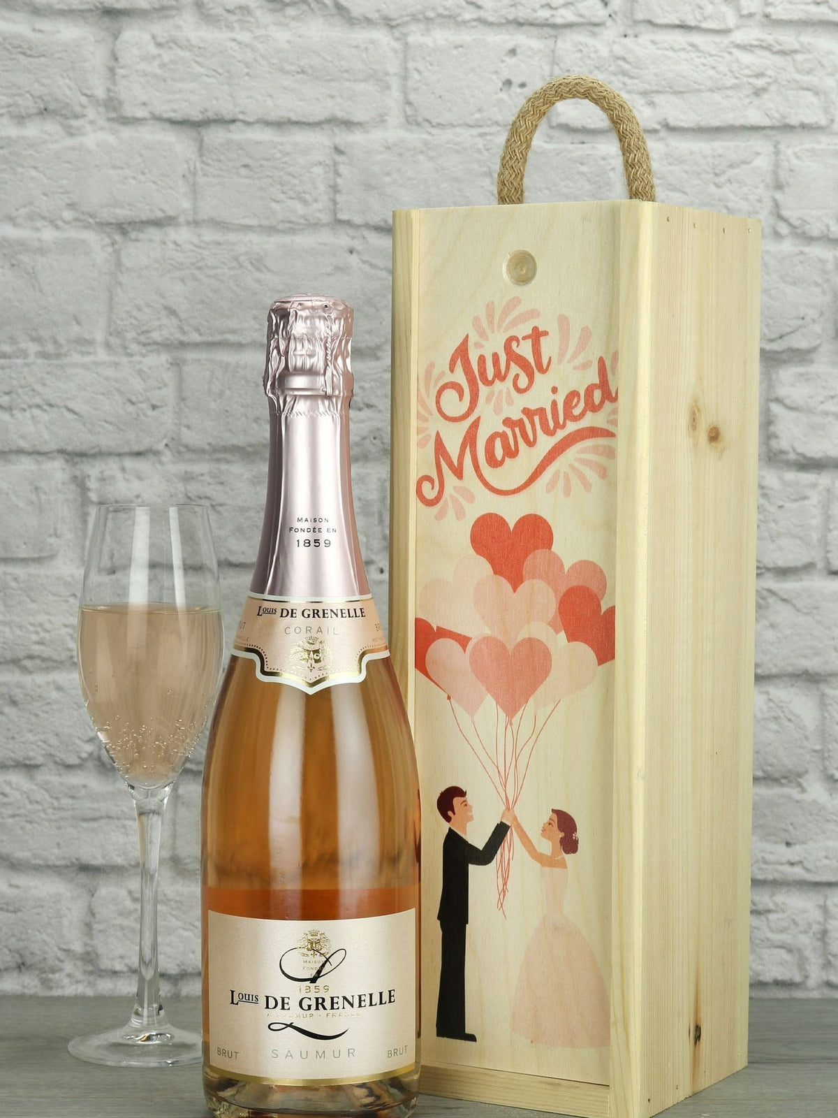 Le Bon Vin Just Married sparkling rose wine 750ml, UK version