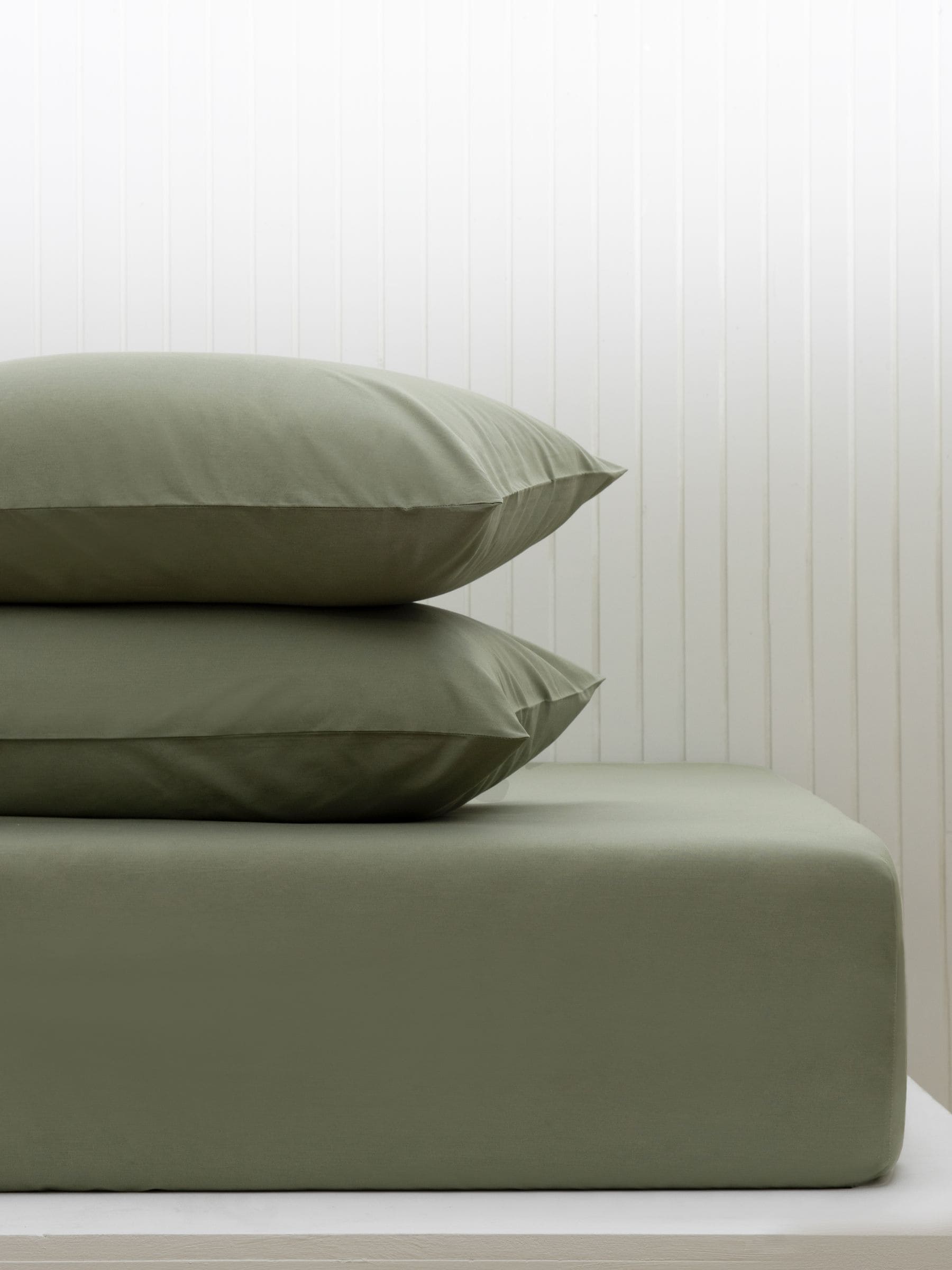 Green olive cotton rich deep fitted bed sheet, UK version