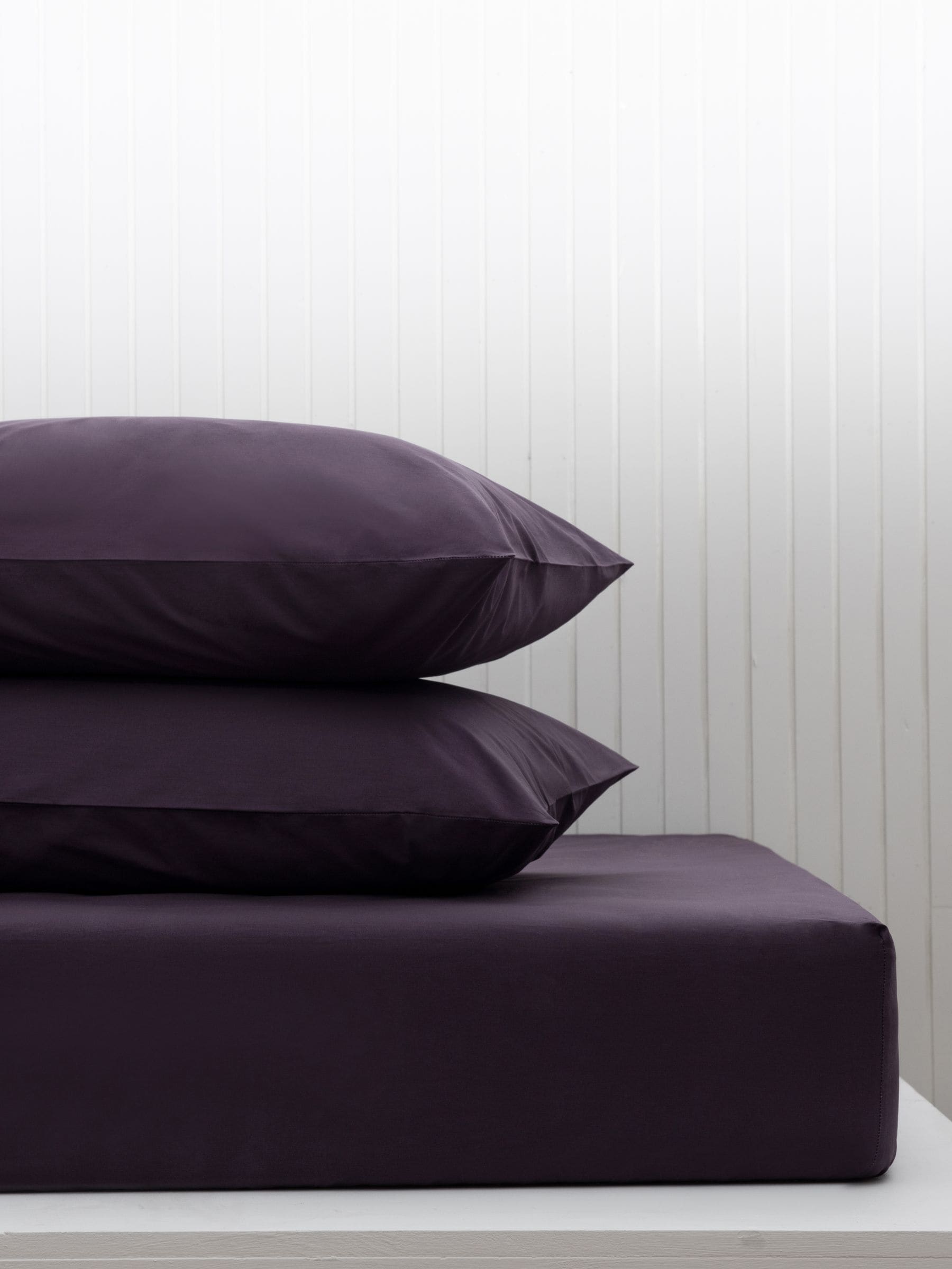 Purple blackberry fitted bed sheet, imported from the UK