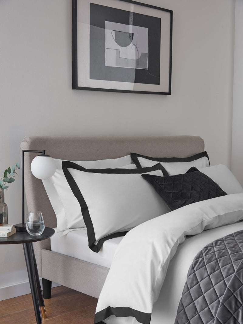 White/Black Cotton Rich Oxford Duvet Cover and Pillowcase Set