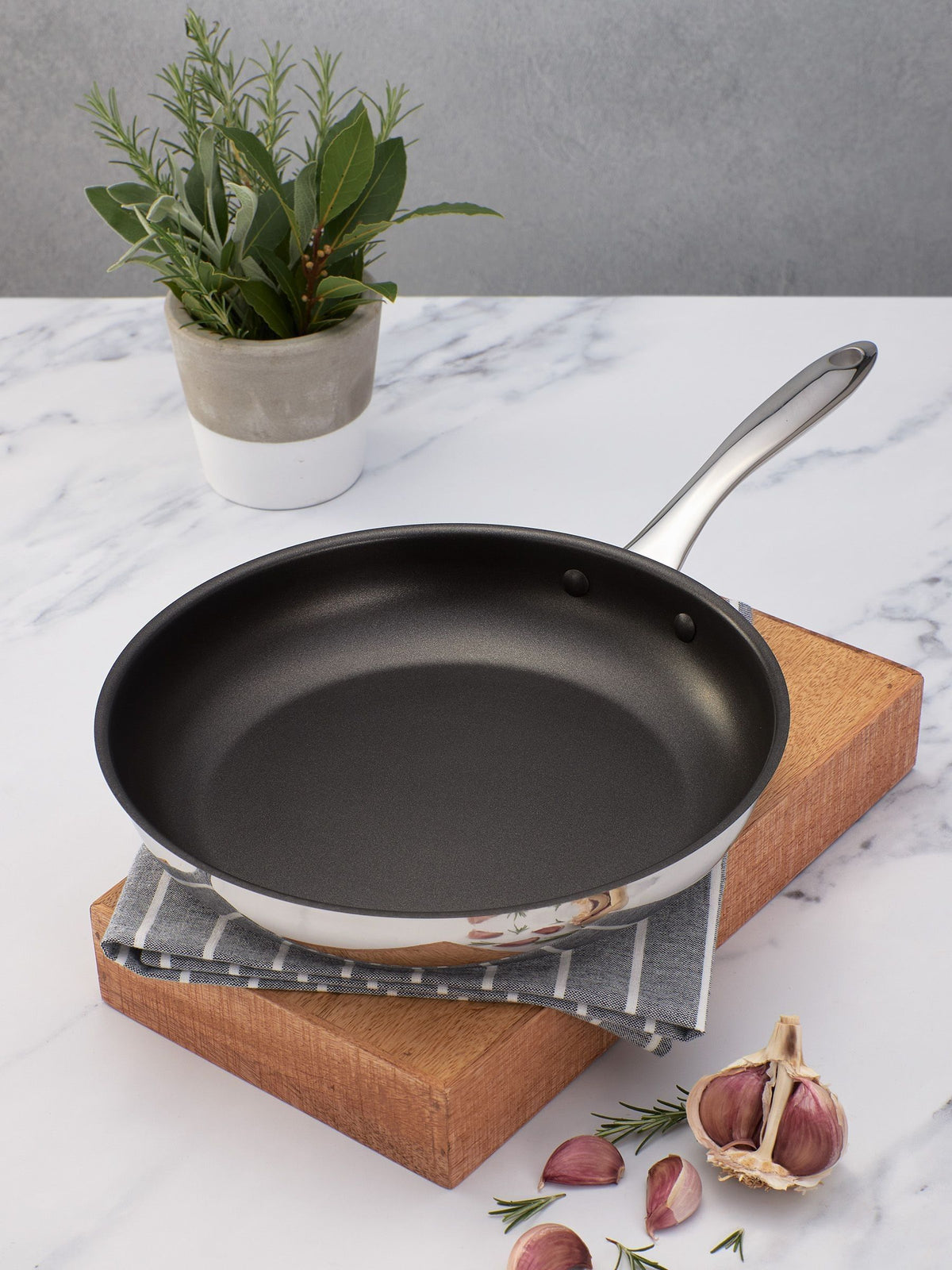 Judge Silver Classic Non Stick Frying Pan 26cm, UK version