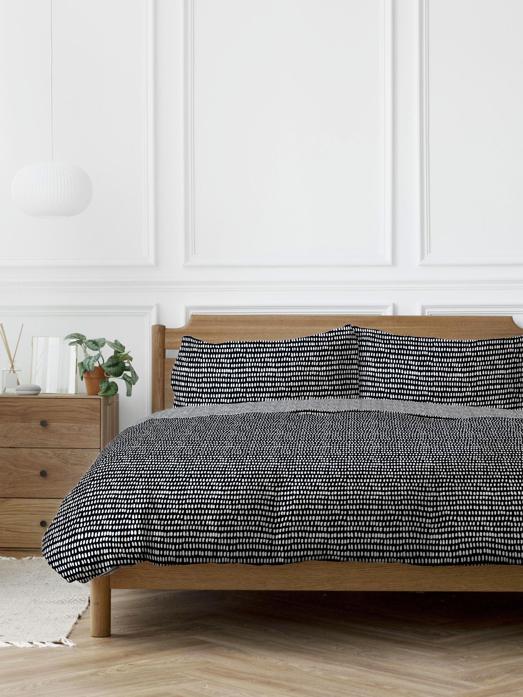 Copenhagen Home Black Arri duvet cover and pillowcase set - British product