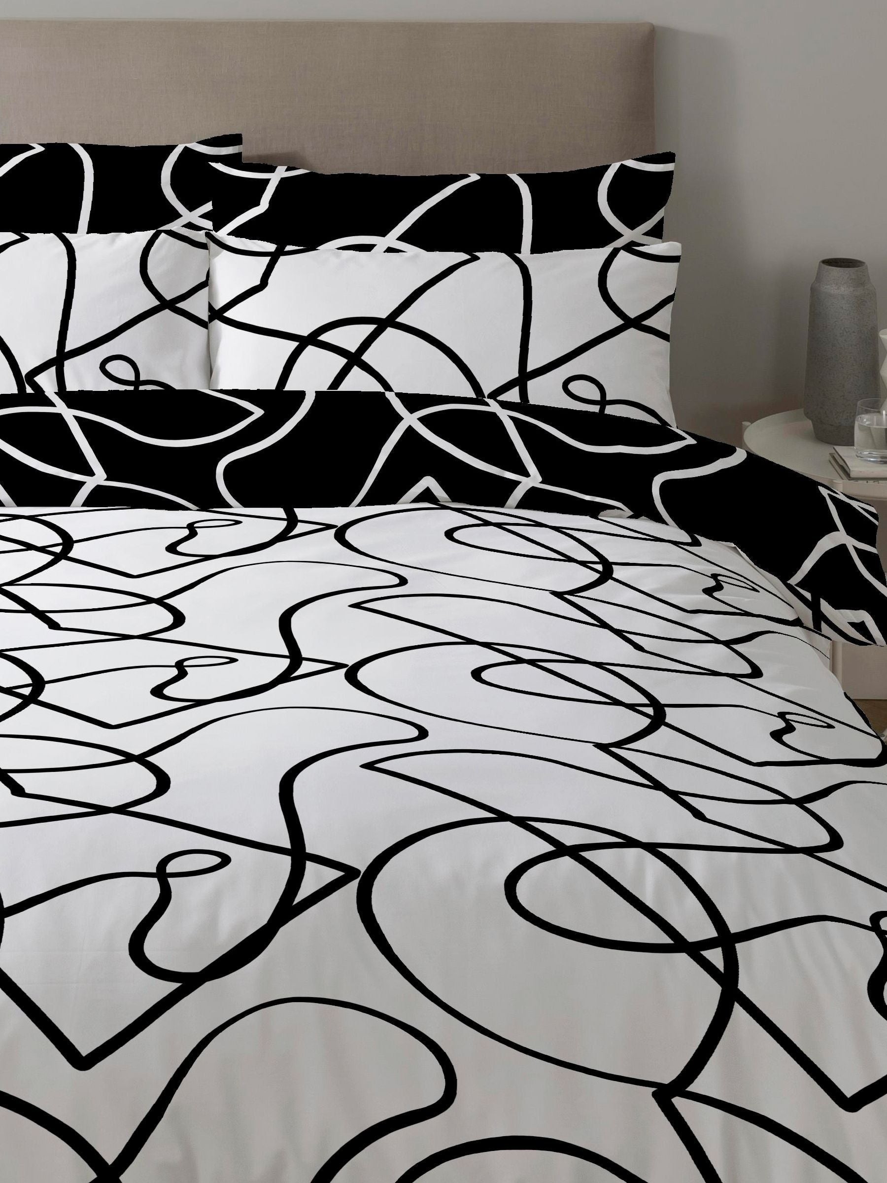 Copenhagen Home Monochrome Pablo duvet cover and pillowcase set - British product