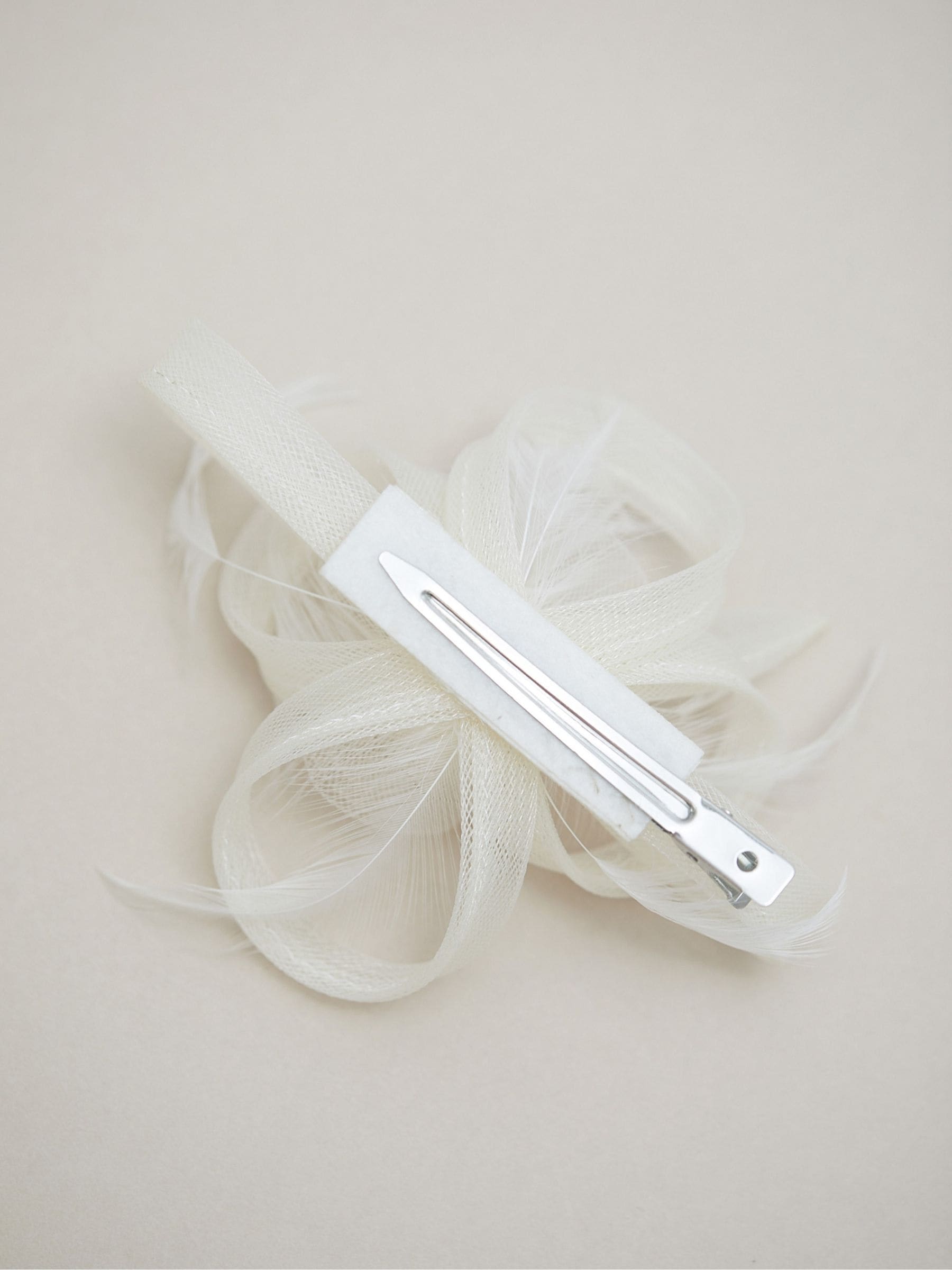 Jon Richard Cream Small Feather Fascinator Hair Clip, UK version