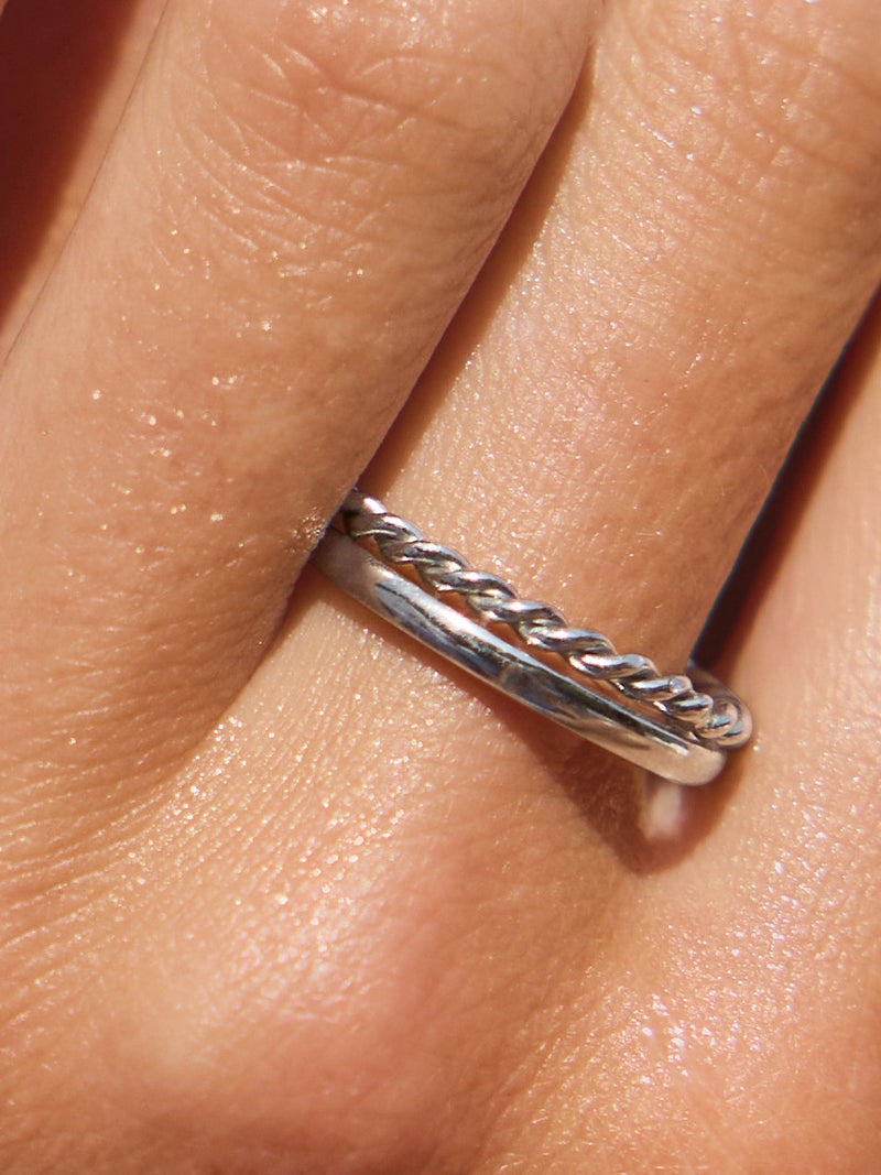 Stainless steel delicate rings silver tone set of 2 (British brand)
