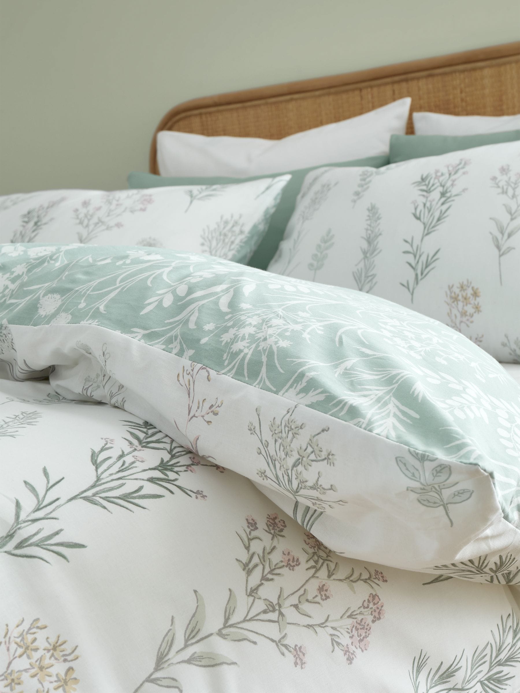 Bianca Green Wild Flowers duvet cover set - British product
