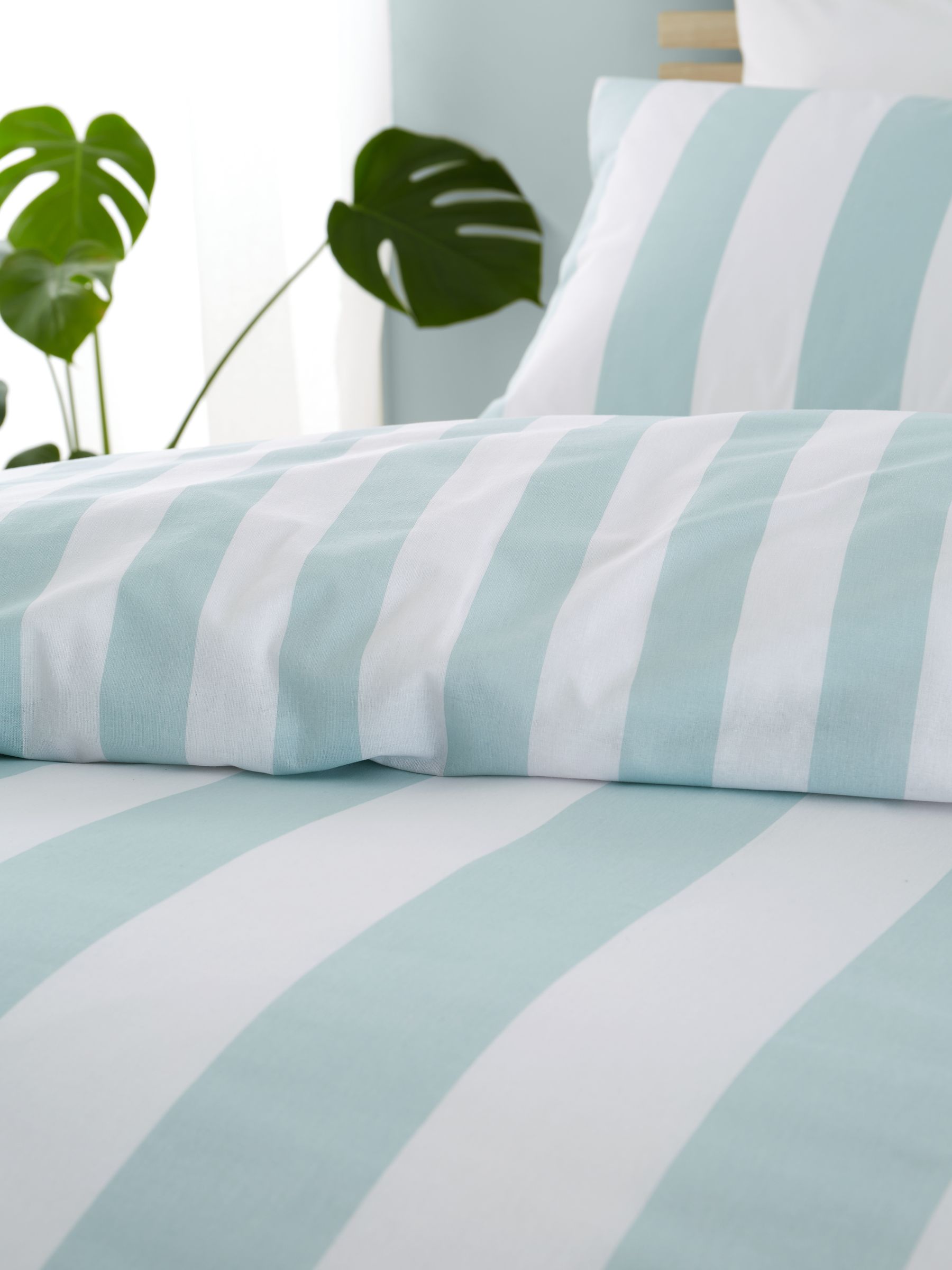 Catherine Lansfield Seafoam Cove Stripe Reversible Duvet Cover Set - British product