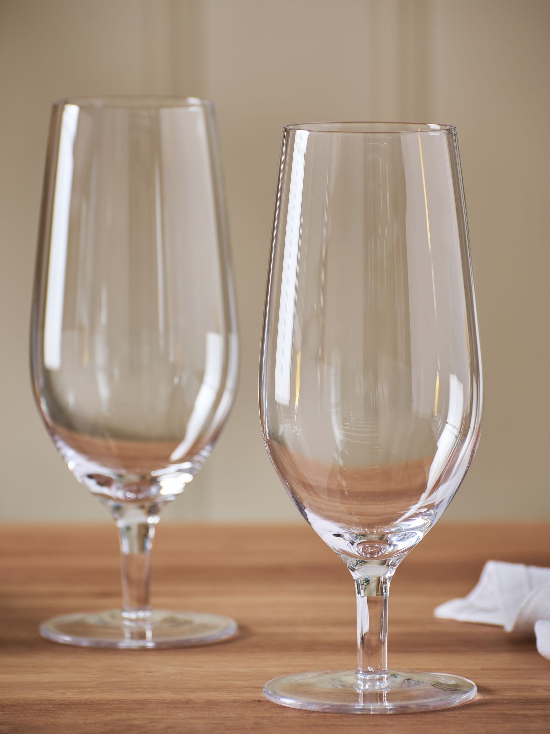 Clear Nova footed pint beer glasses set of 4, imported from the UK