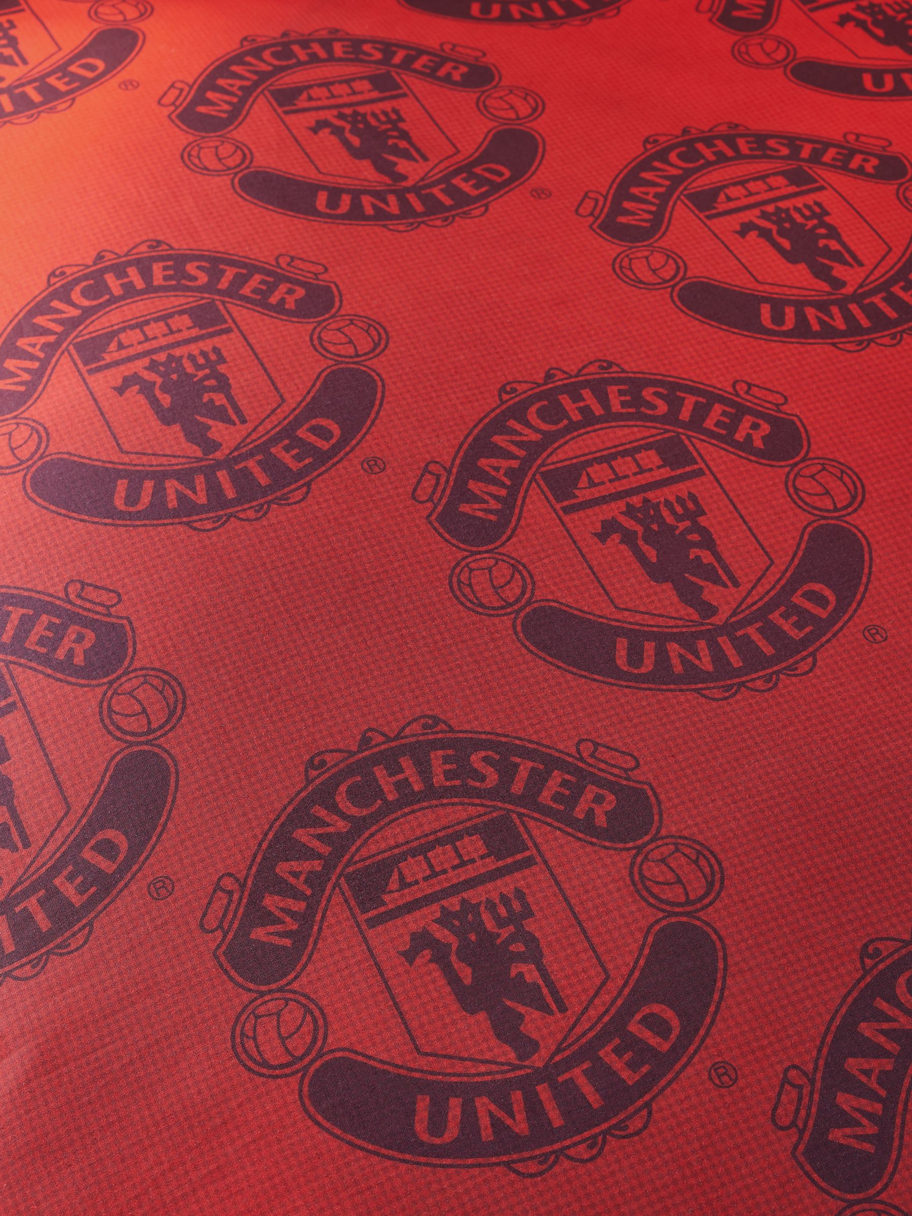 Manchester United red duvet cover and pillowcase set, imported from the UK