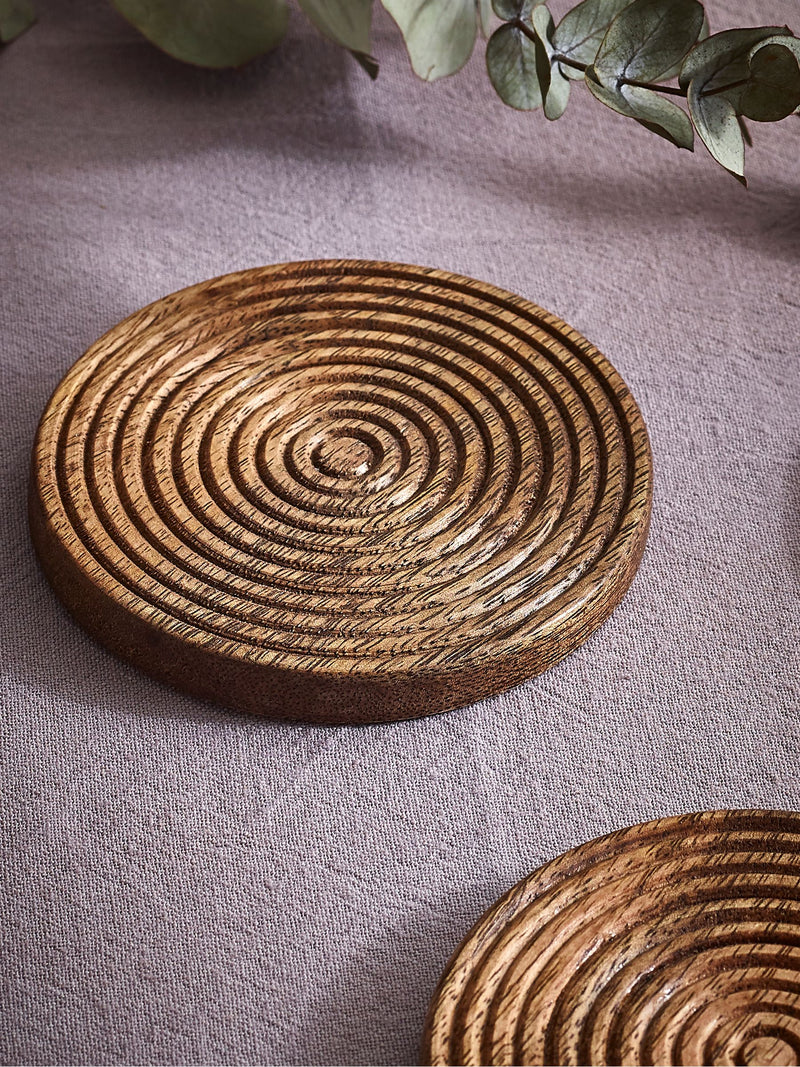 Set of 4 Natural Bronx etched wooden coasters, 10cm round (British brand)