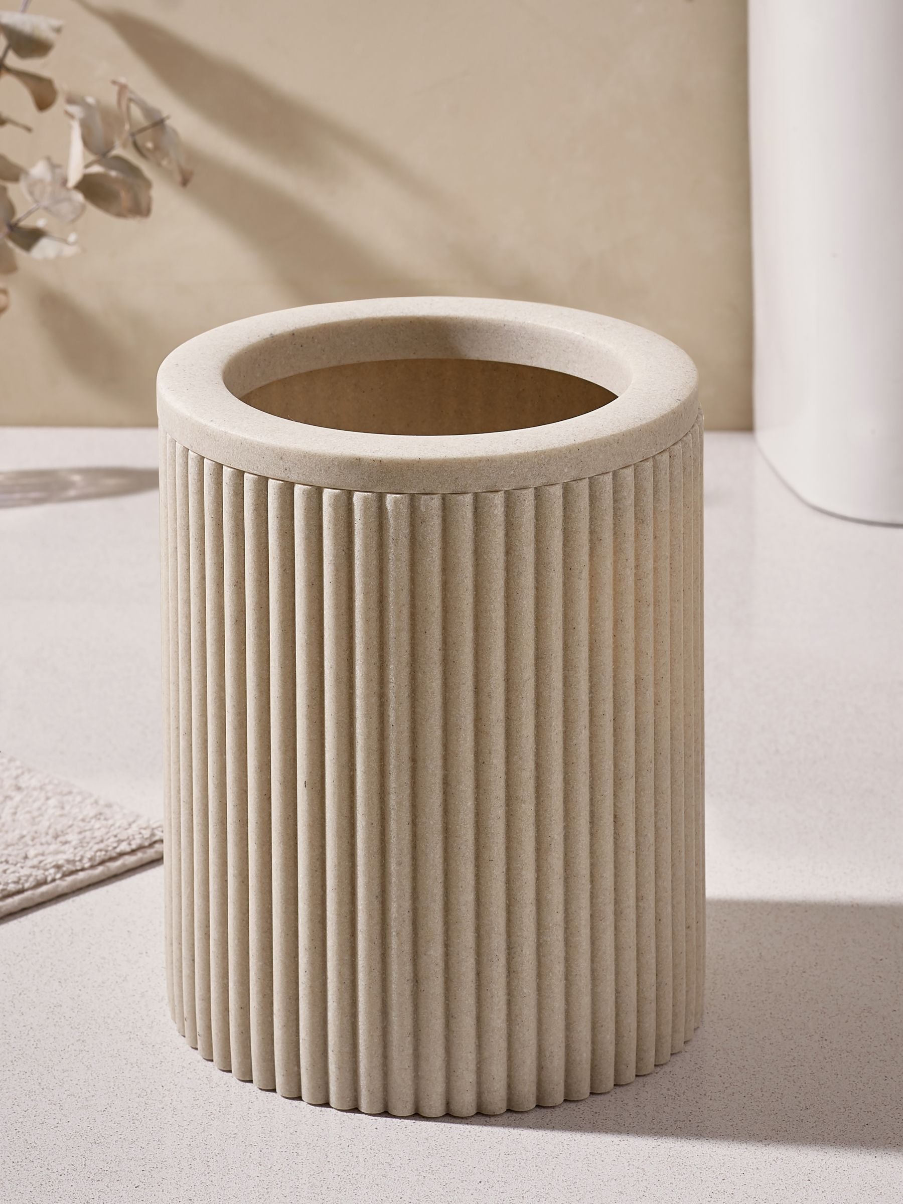Natural Resin Ribbed Bin