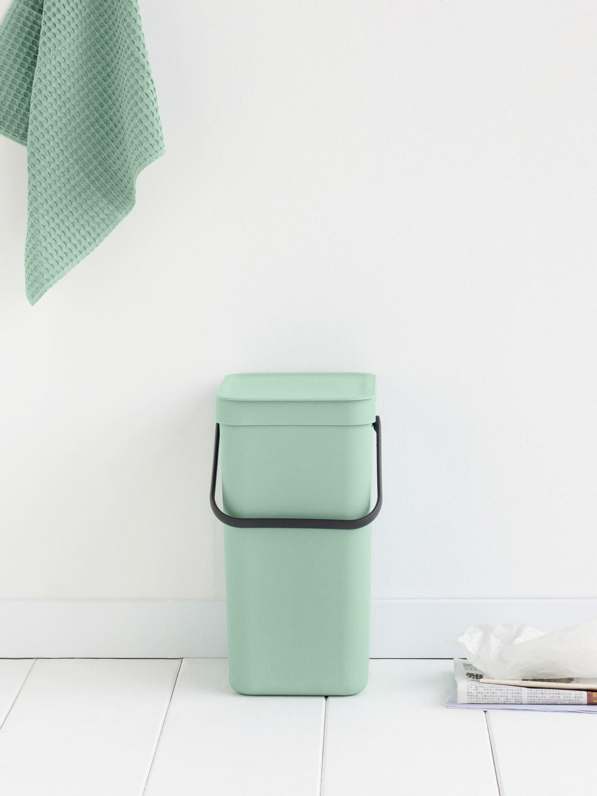 Brabantia Green Sort & Go 12L recycling bin - British product