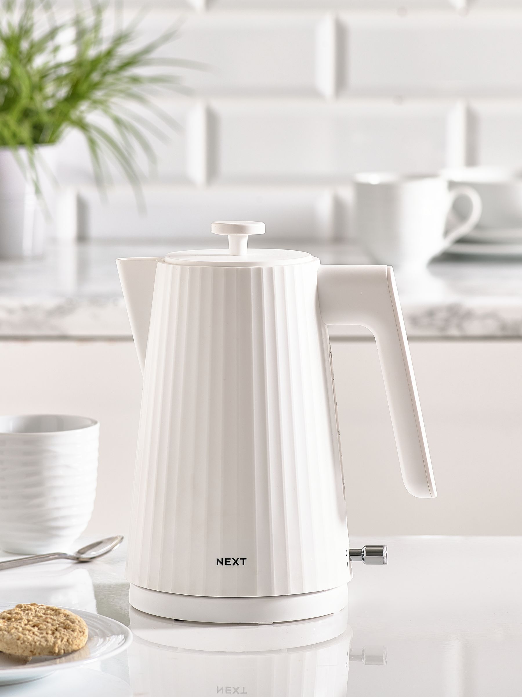 White sleek electric kettle 1.7 litre (British brand)