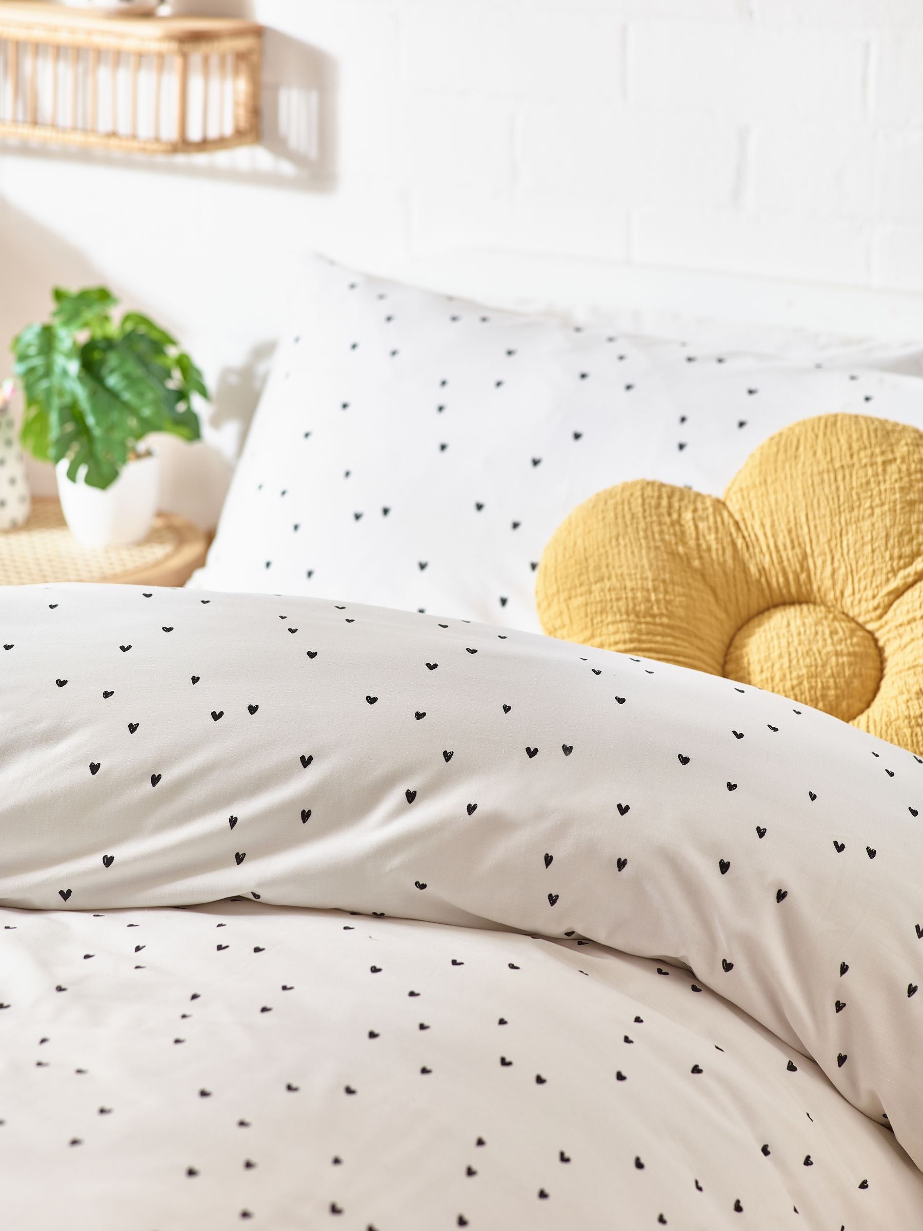 Black/white hearts reversible duvet cover and pillowcase set - British product