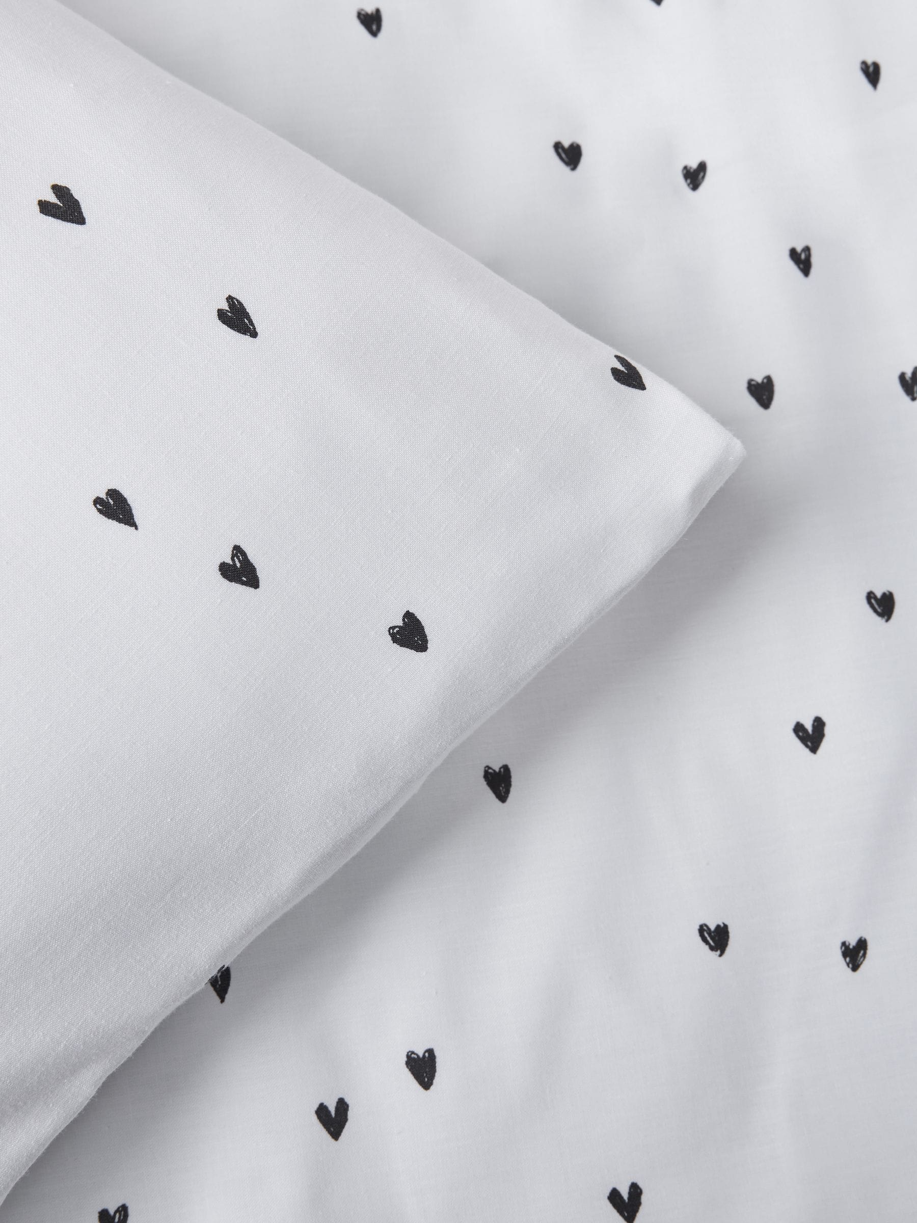 Black/white hearts reversible duvet cover and pillowcase set - British product