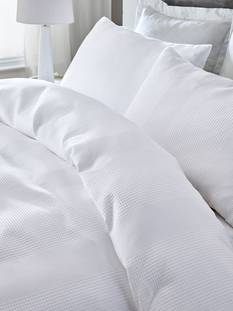 White waffle texture duvet cover and pillowcase set (British brand)