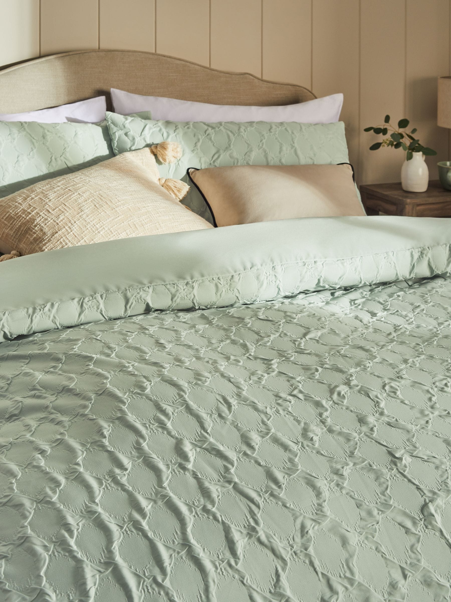 Green sage textured embossed duvet cover and pillowcase set, UK version
