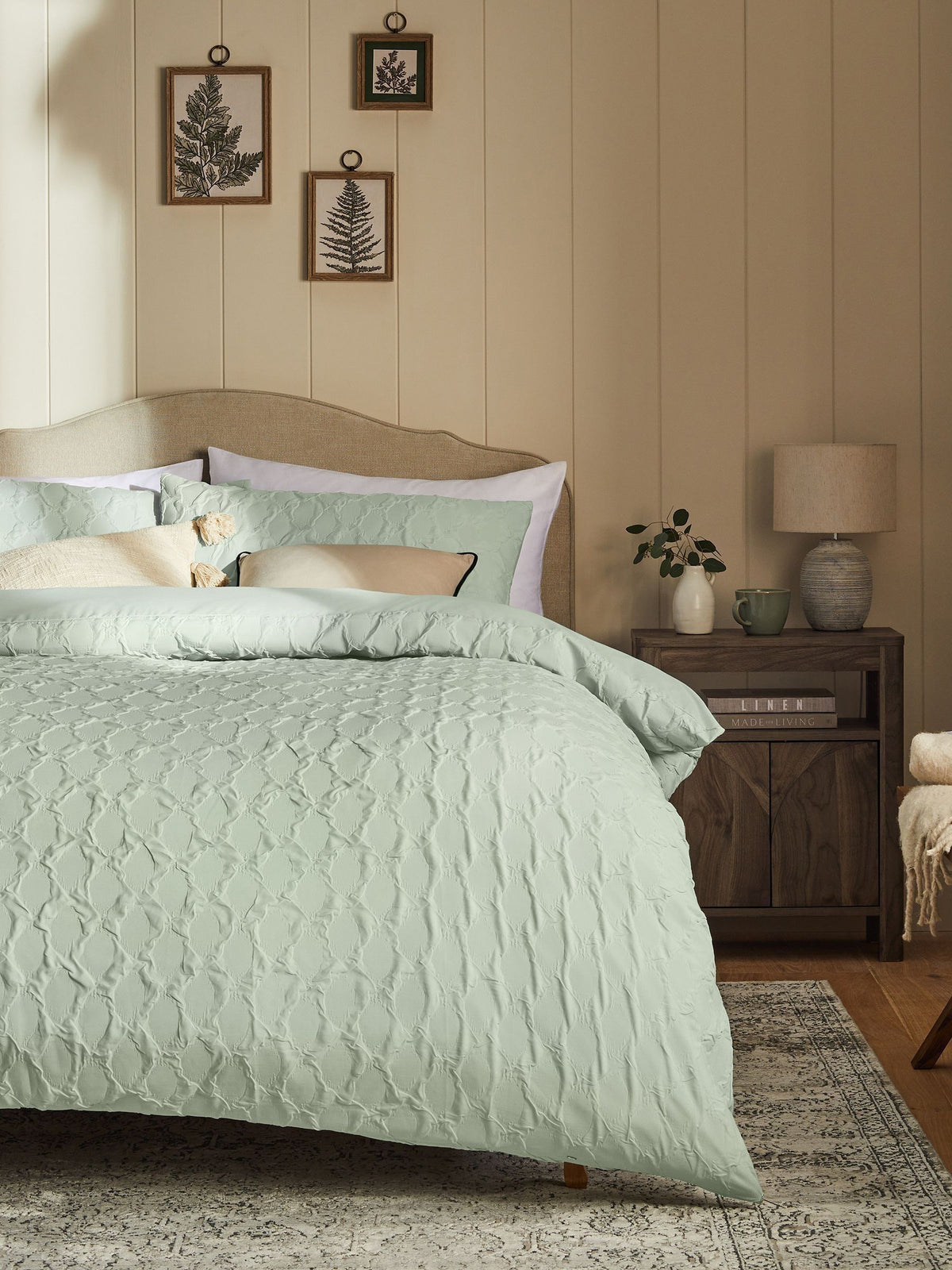 Green sage textured embossed duvet cover and pillowcase set, UK version
