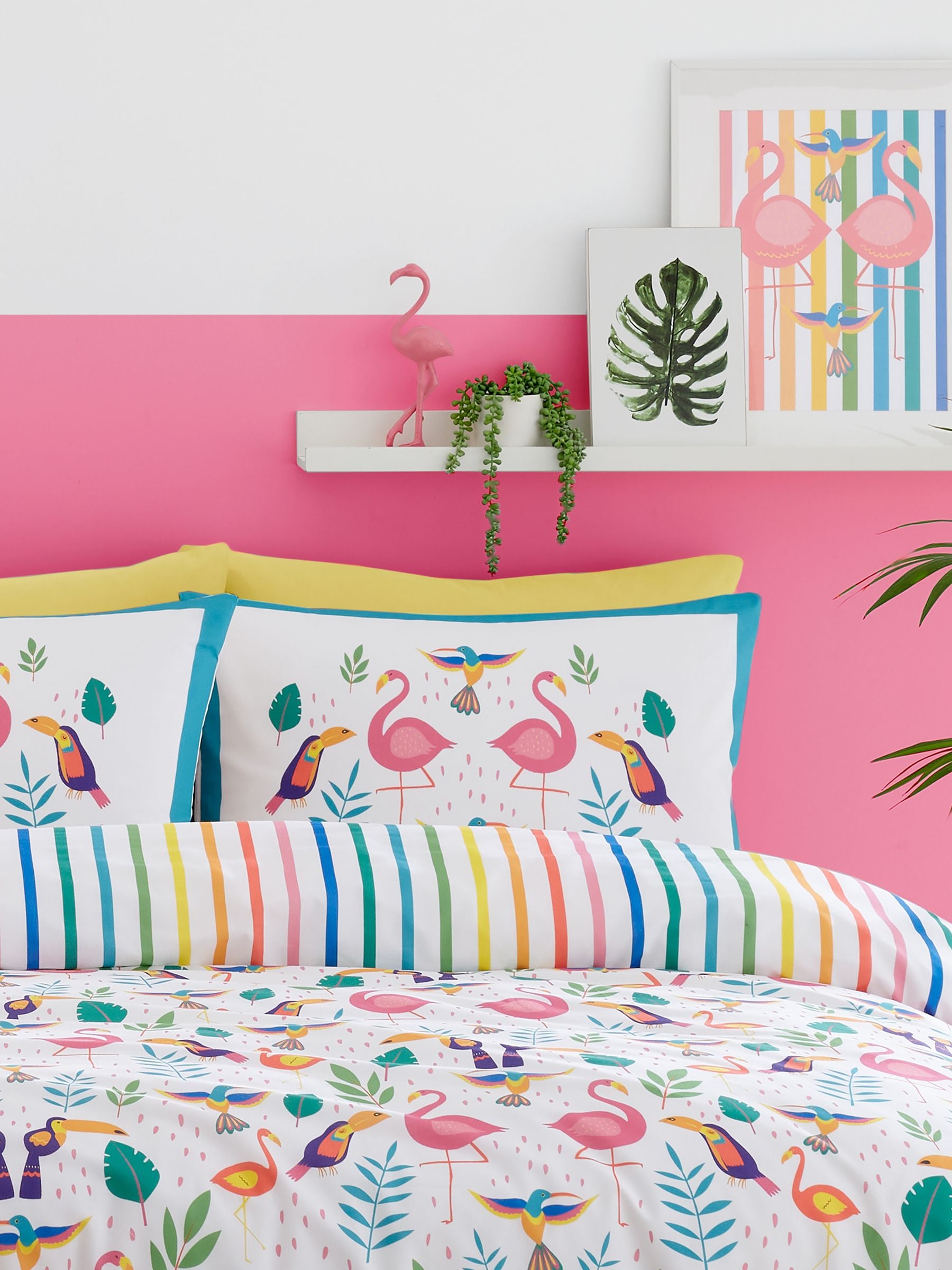 Fusion Pink Tropical Flamingo Reversible Duvet Cover Set - British product