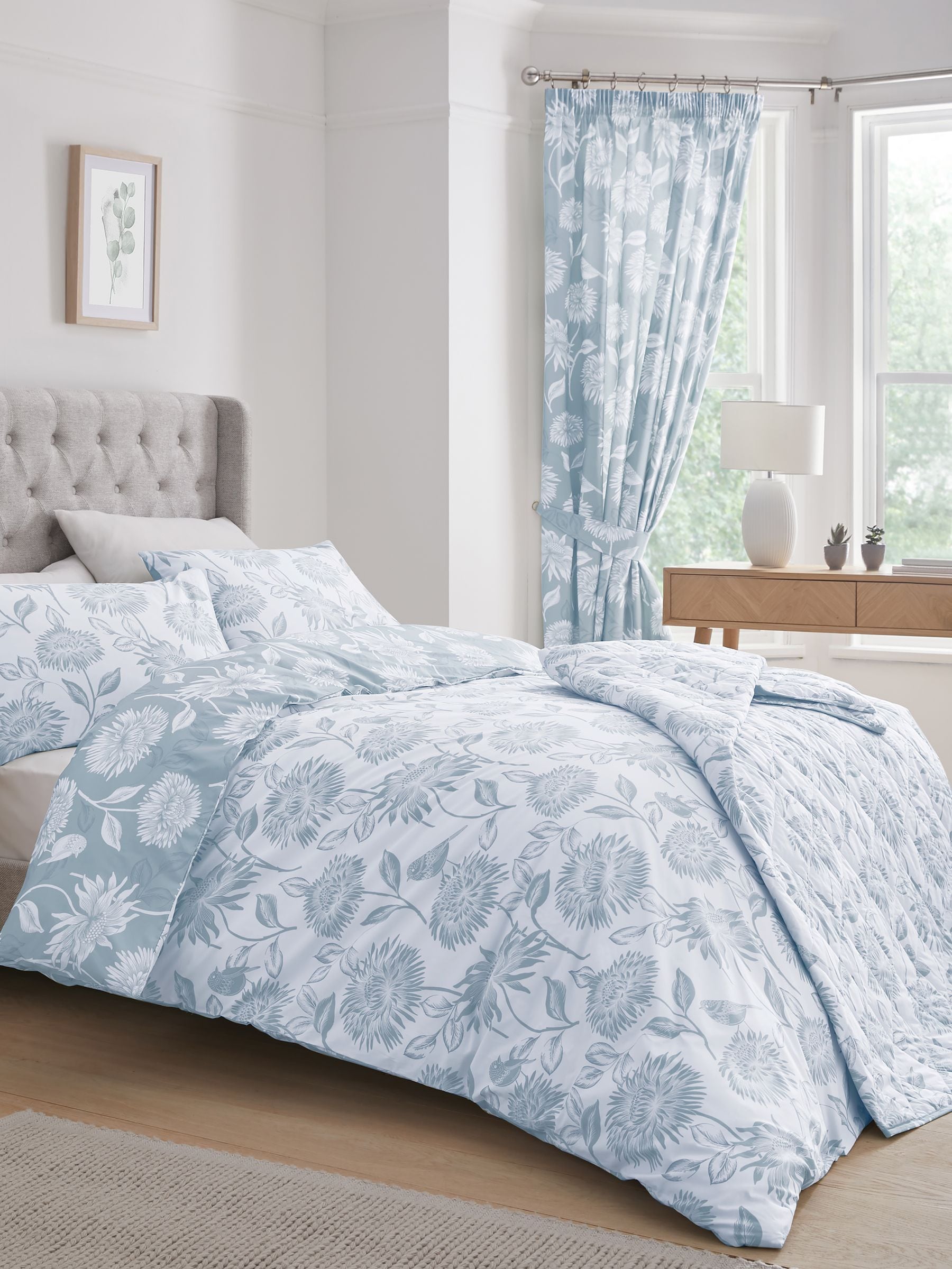 Dreams & Drapes blue chrysanthemum reversible duvet cover set - British product