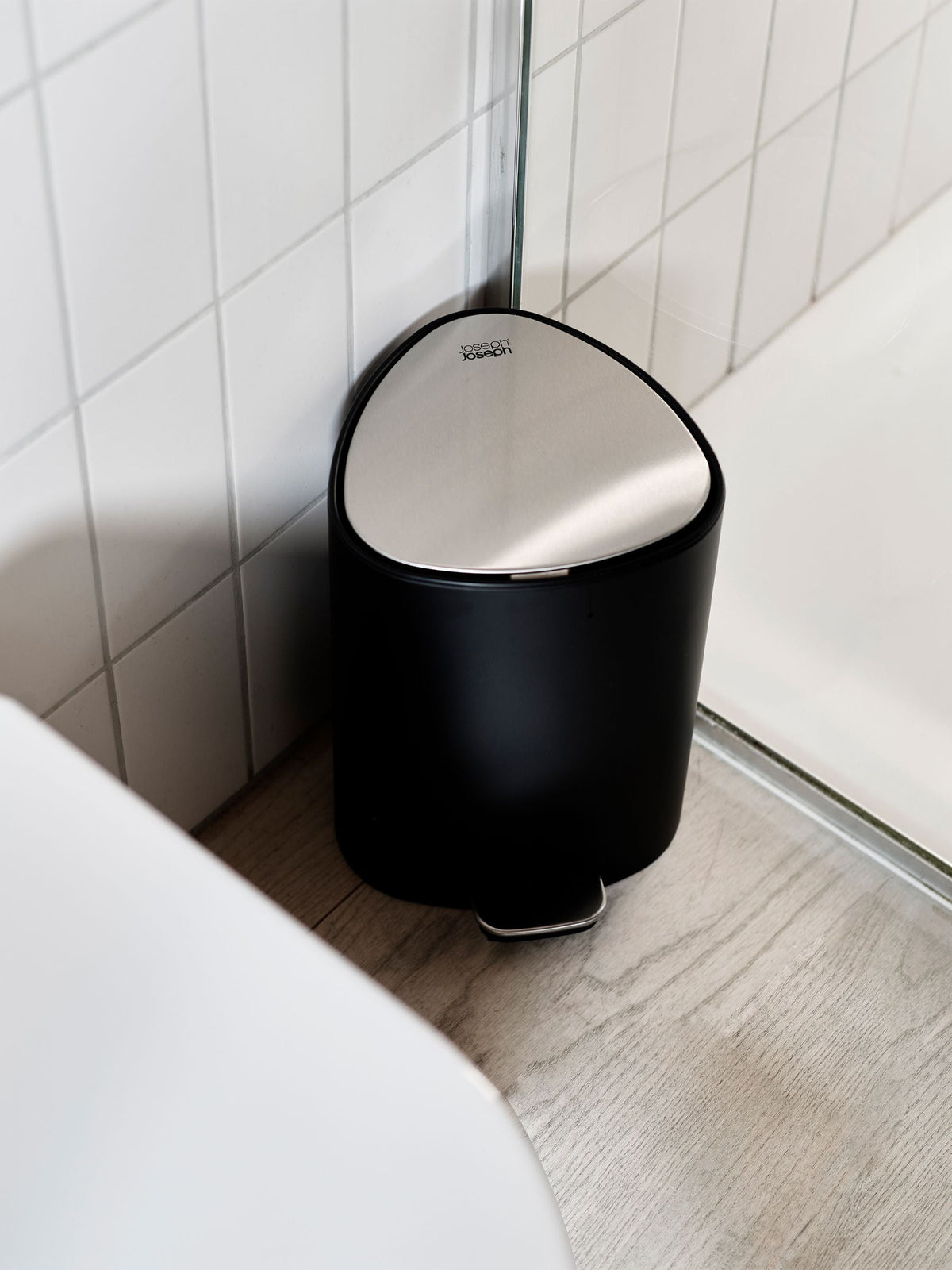 Joseph Joseph Black EasyStore Steel Pedal Bin 5L, UK version