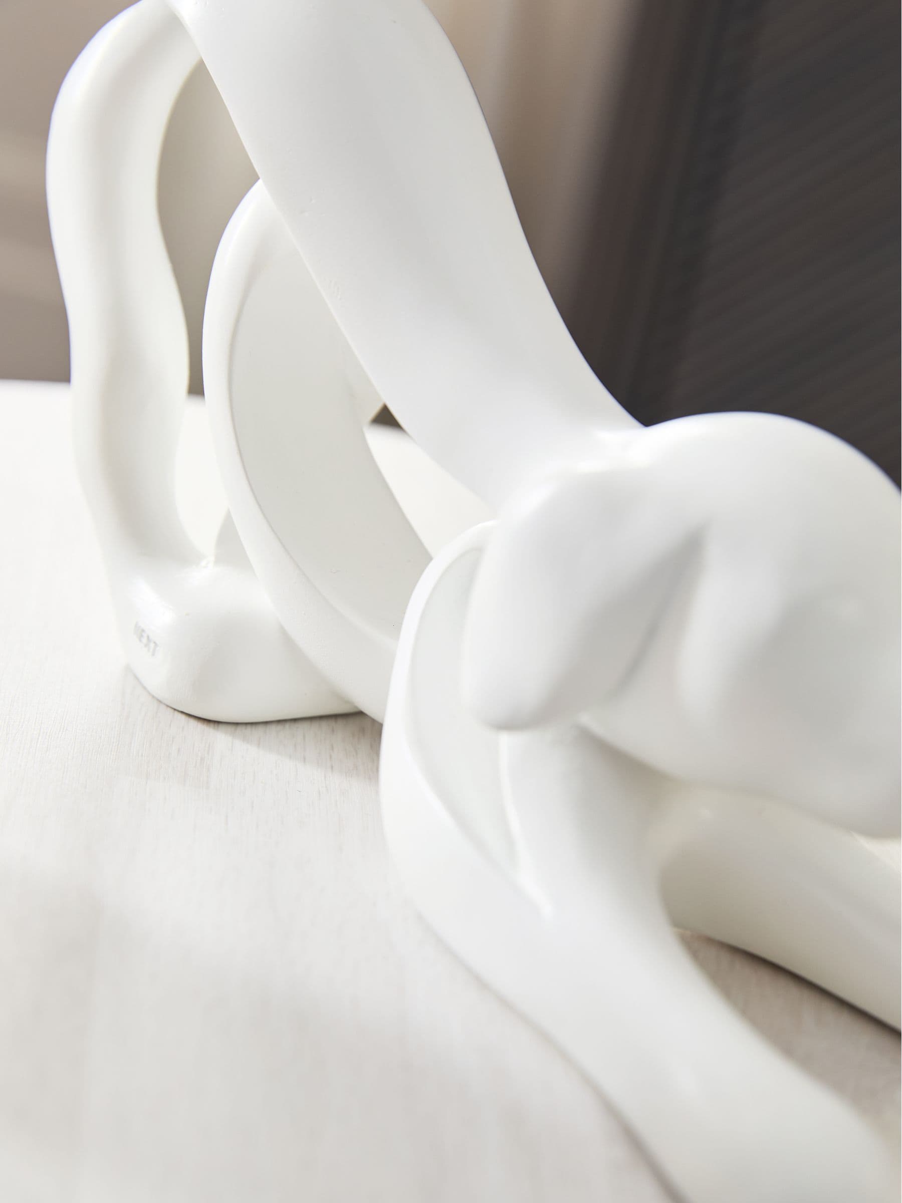 White abstract ribbon dog ornament 28cm x 10cm x 18.5cm (British brand)