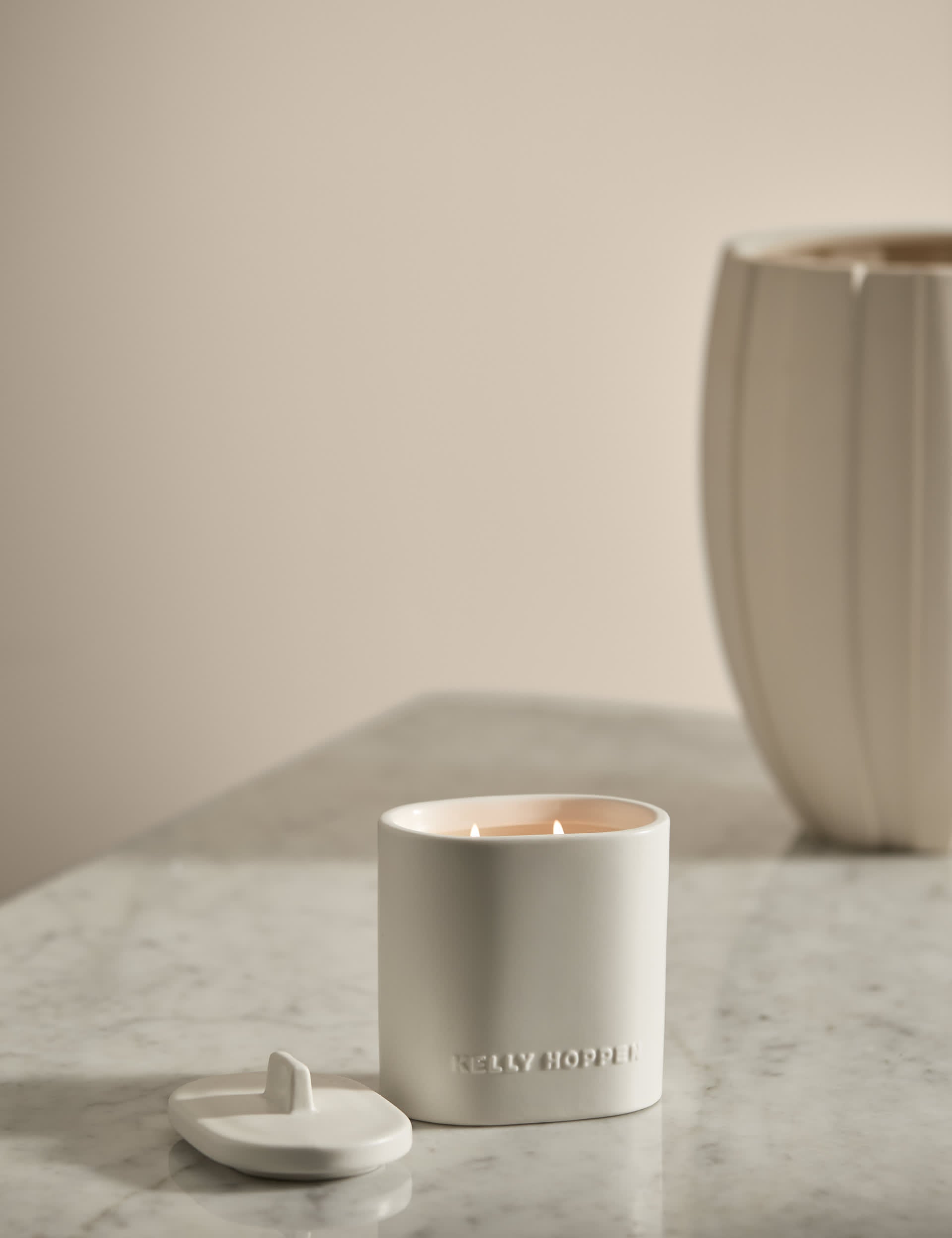 No. 1 Fragrance Lidded Ceramic Candle 400g