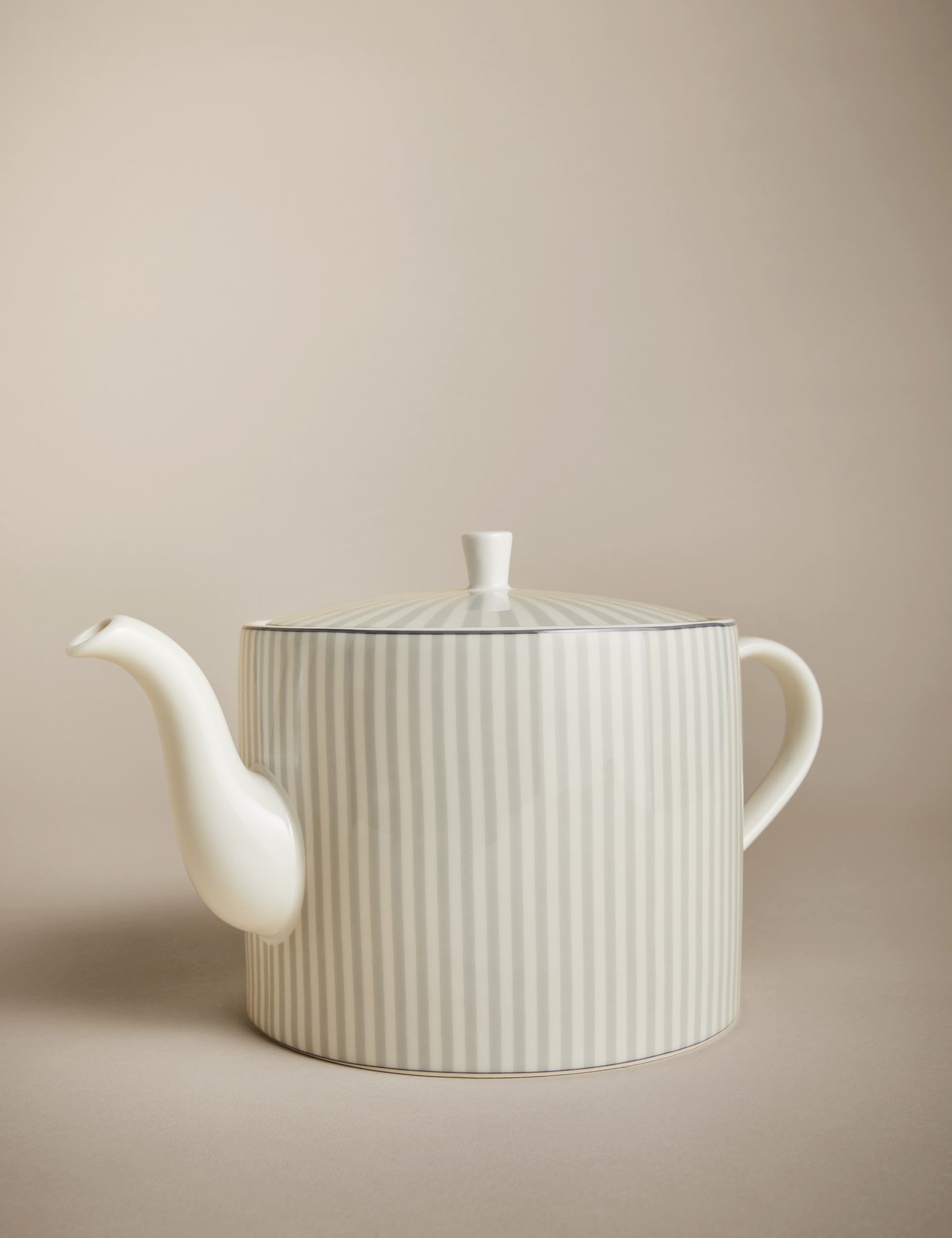 Hampton ceramic teapot, UK version
