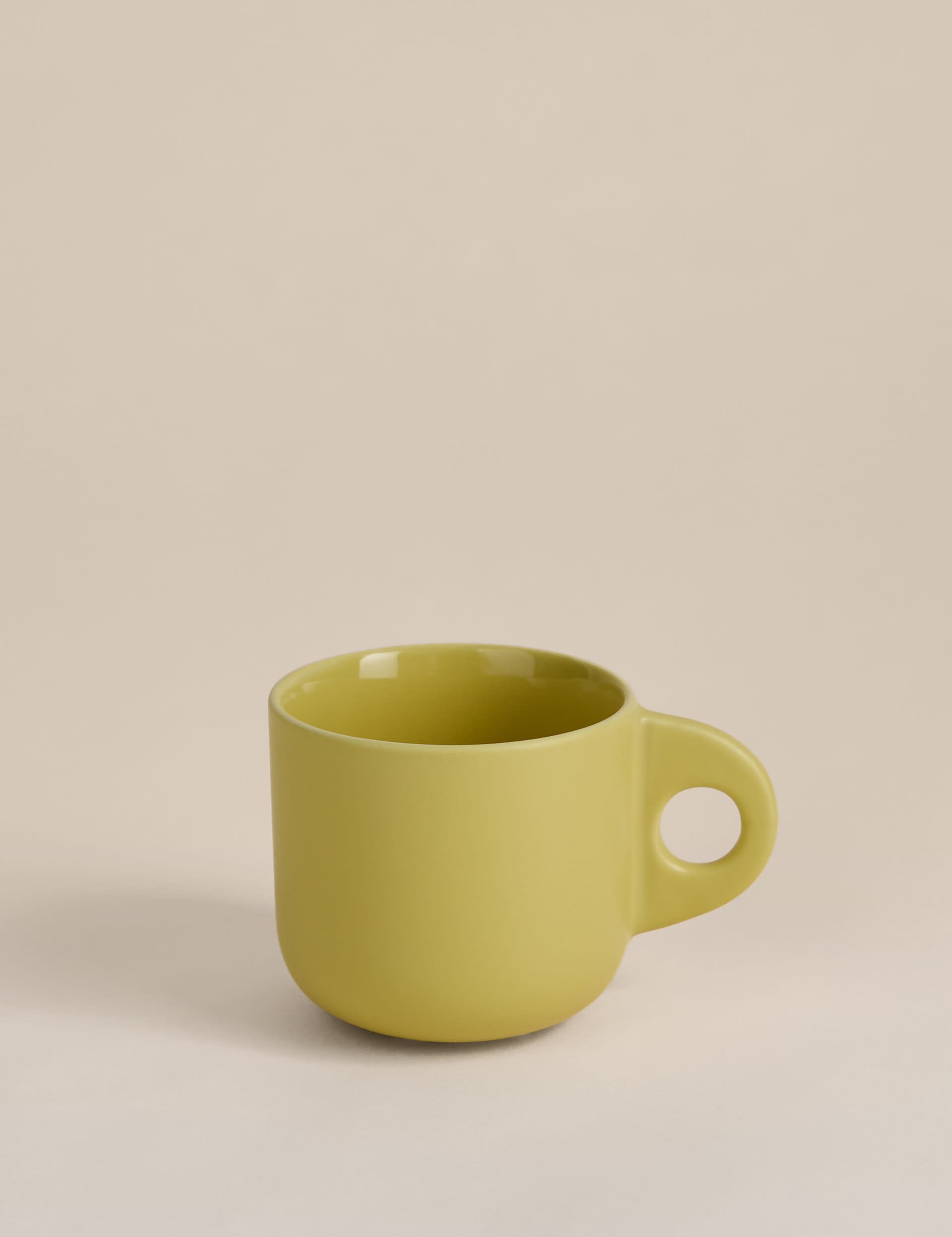 Small circular handle stoneware mug (British brand)