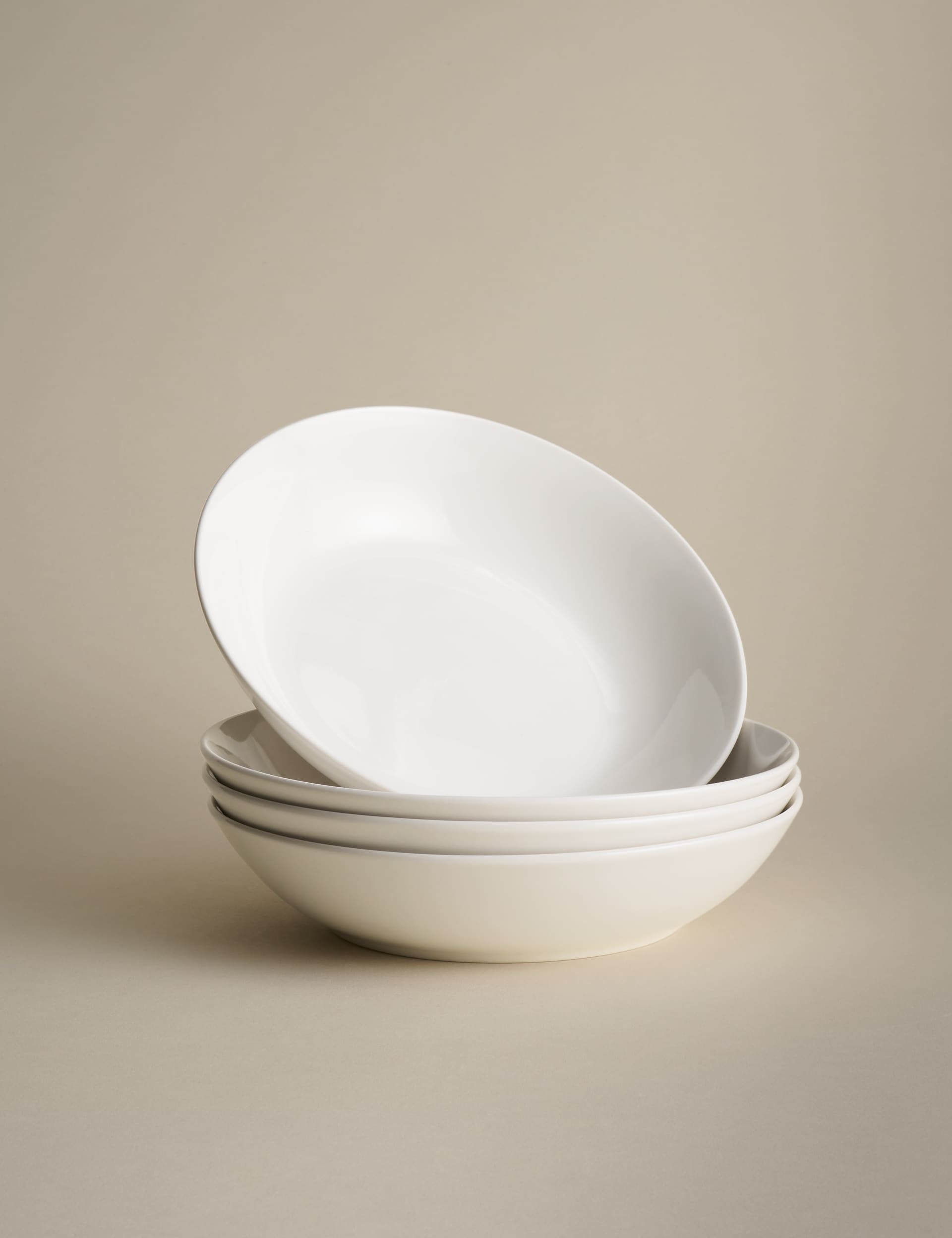 Set of 4 everyday porcelain pasta bowls (British brand)