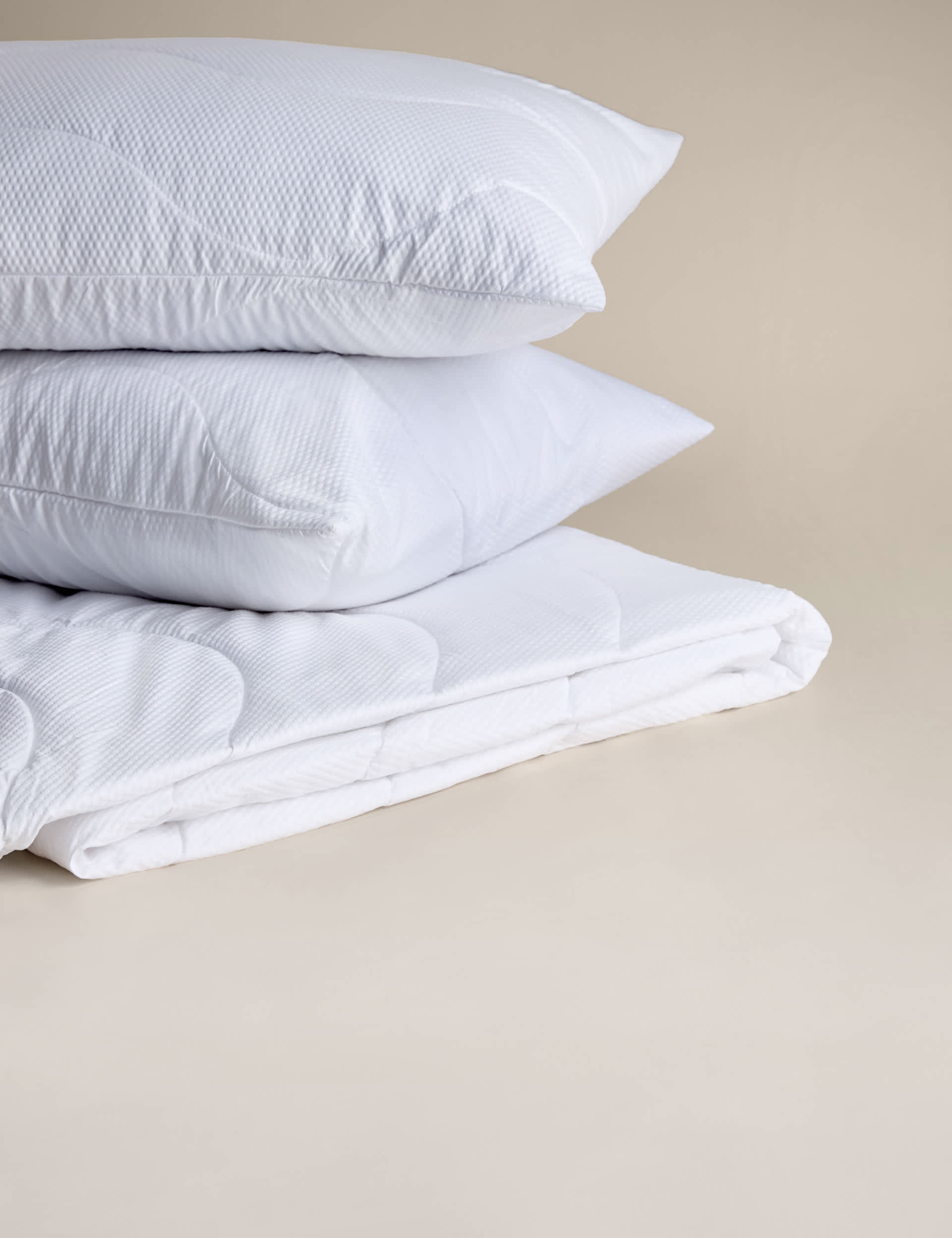 Guest Essentials mattress and pillow protector set, UK version