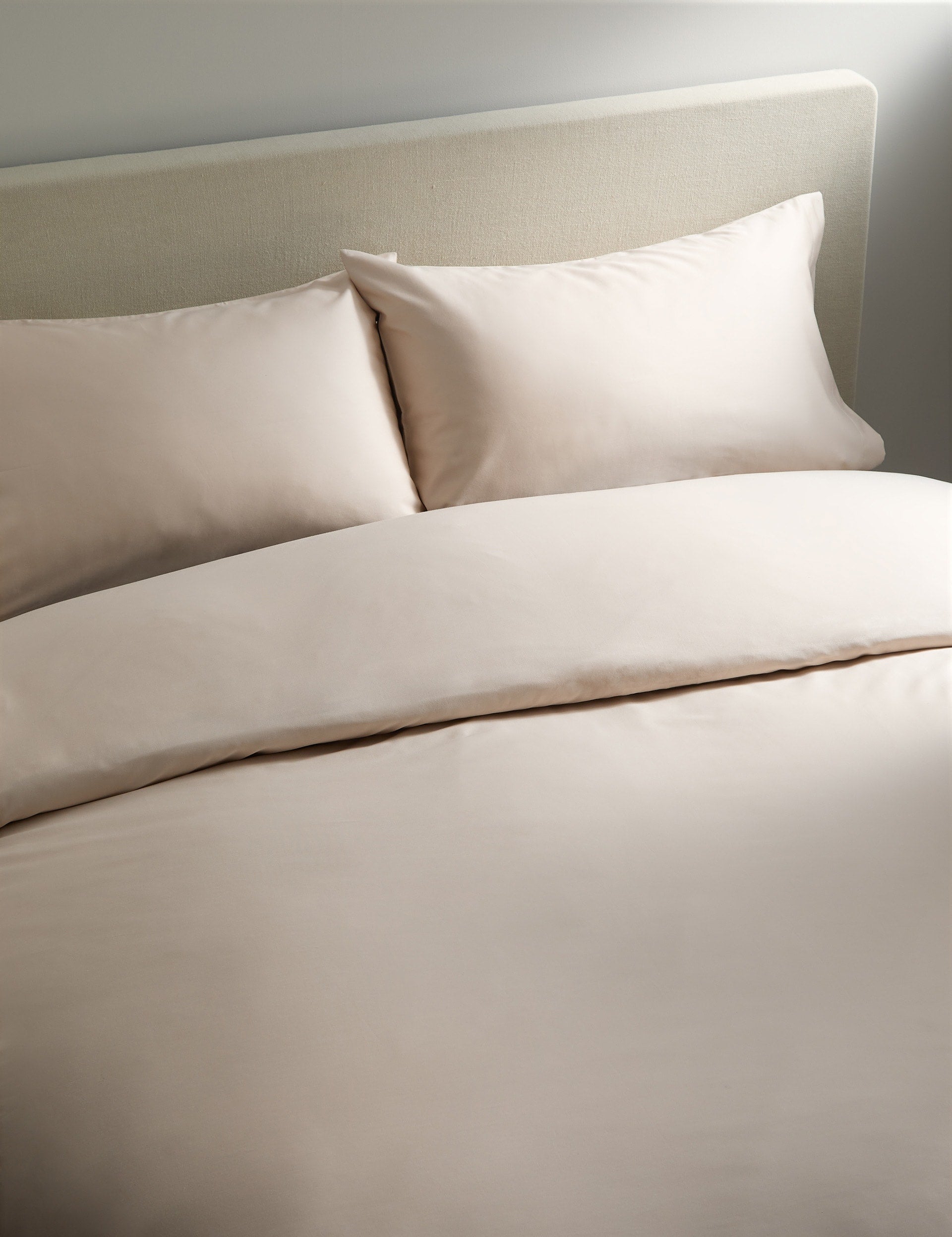 Pure cotton sateen 400 thread count bedding set, imported from the UK