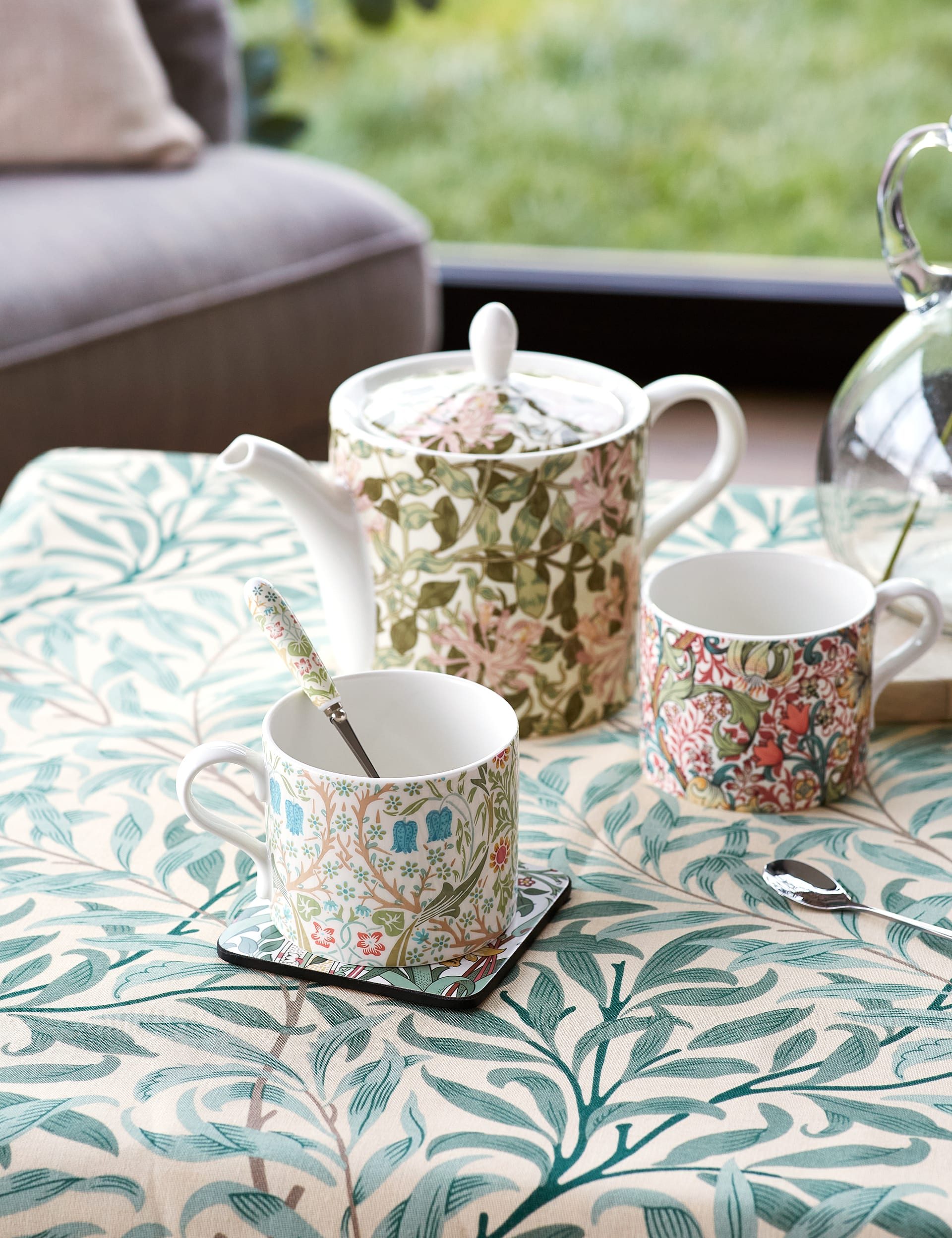 Morris & Co patterned teapot and mug set imported from the UK