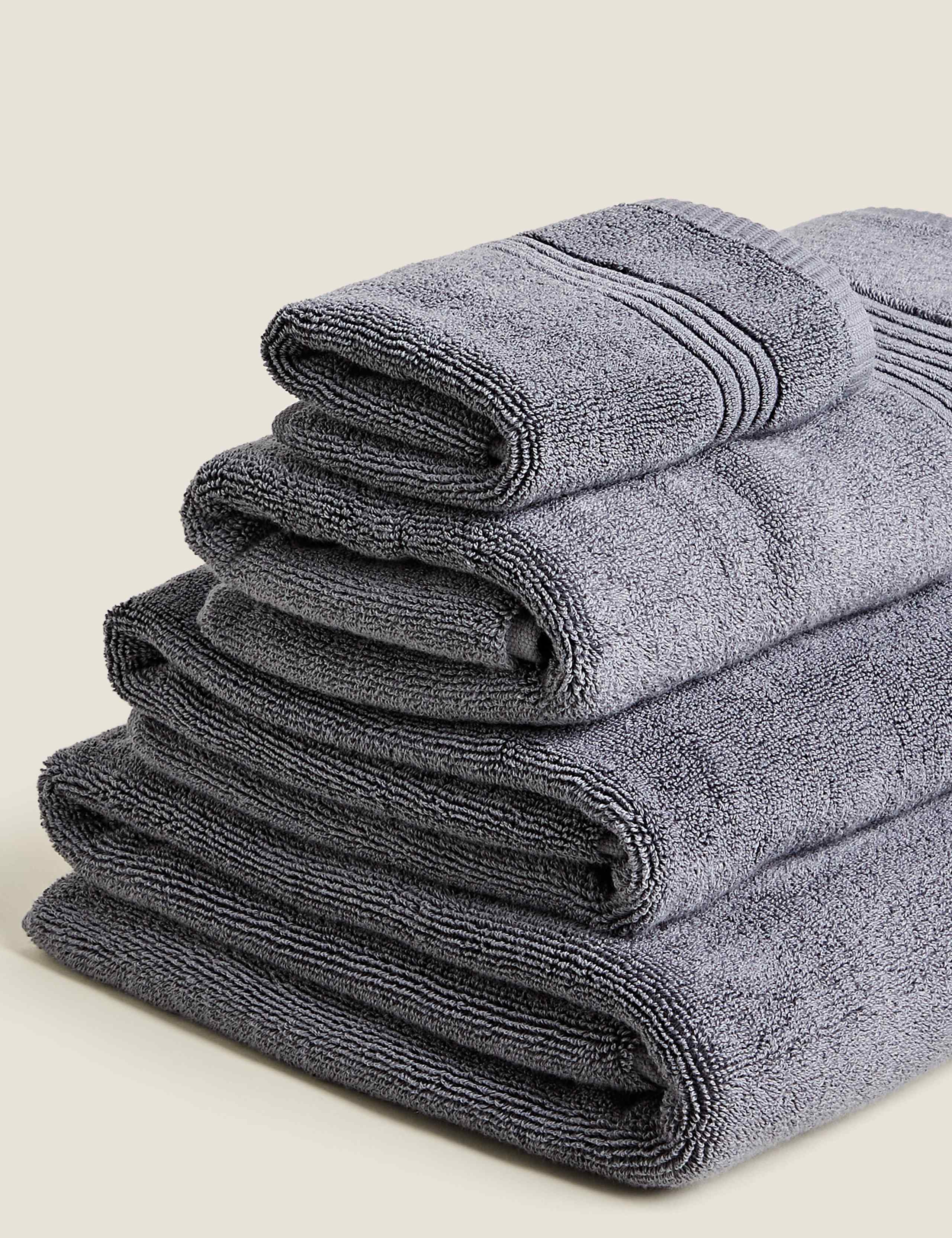 Plush Egyptian cotton towel with 800 GSM, imported from the UK