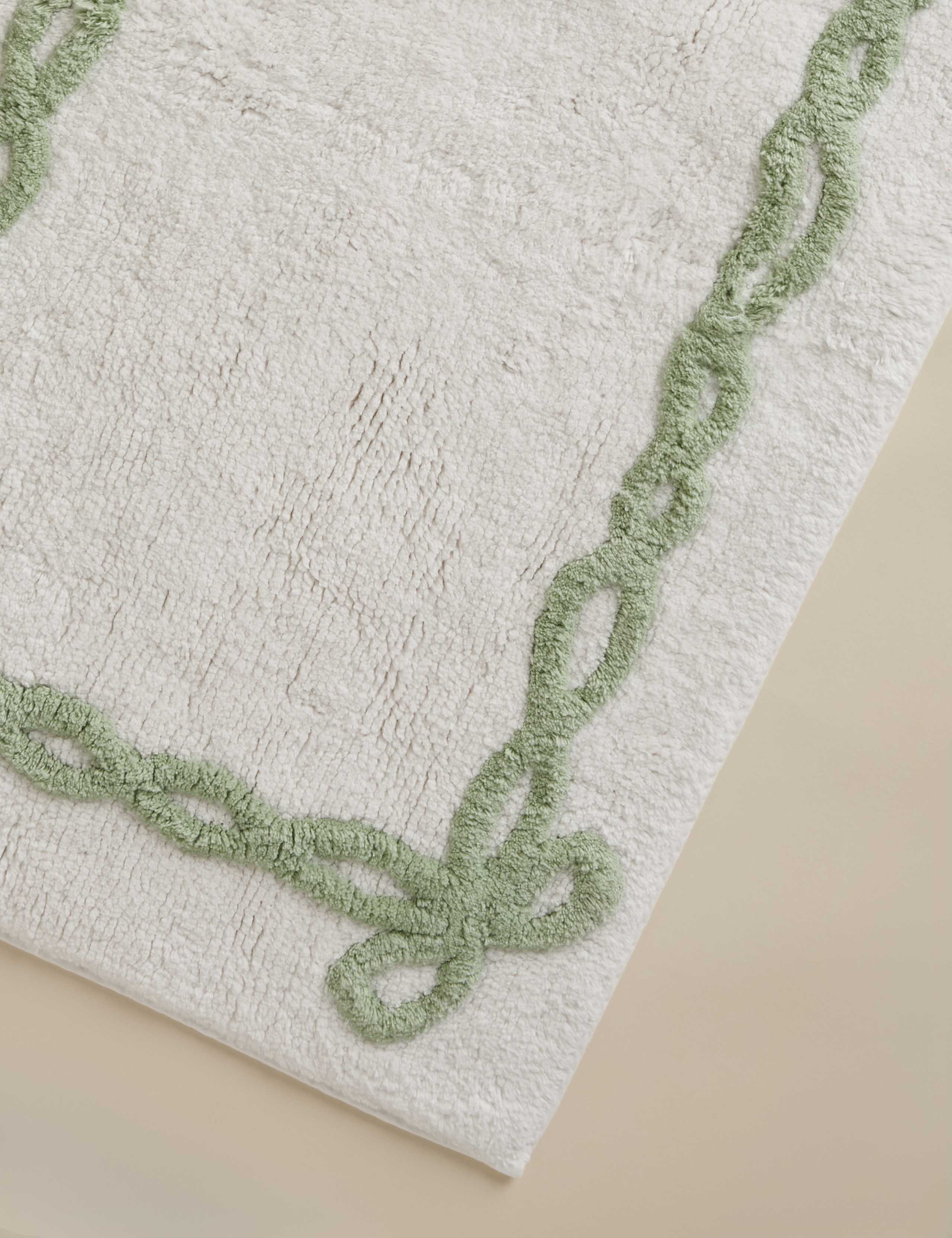 Cotton bow bath mat 50x80cm, imported from the UK