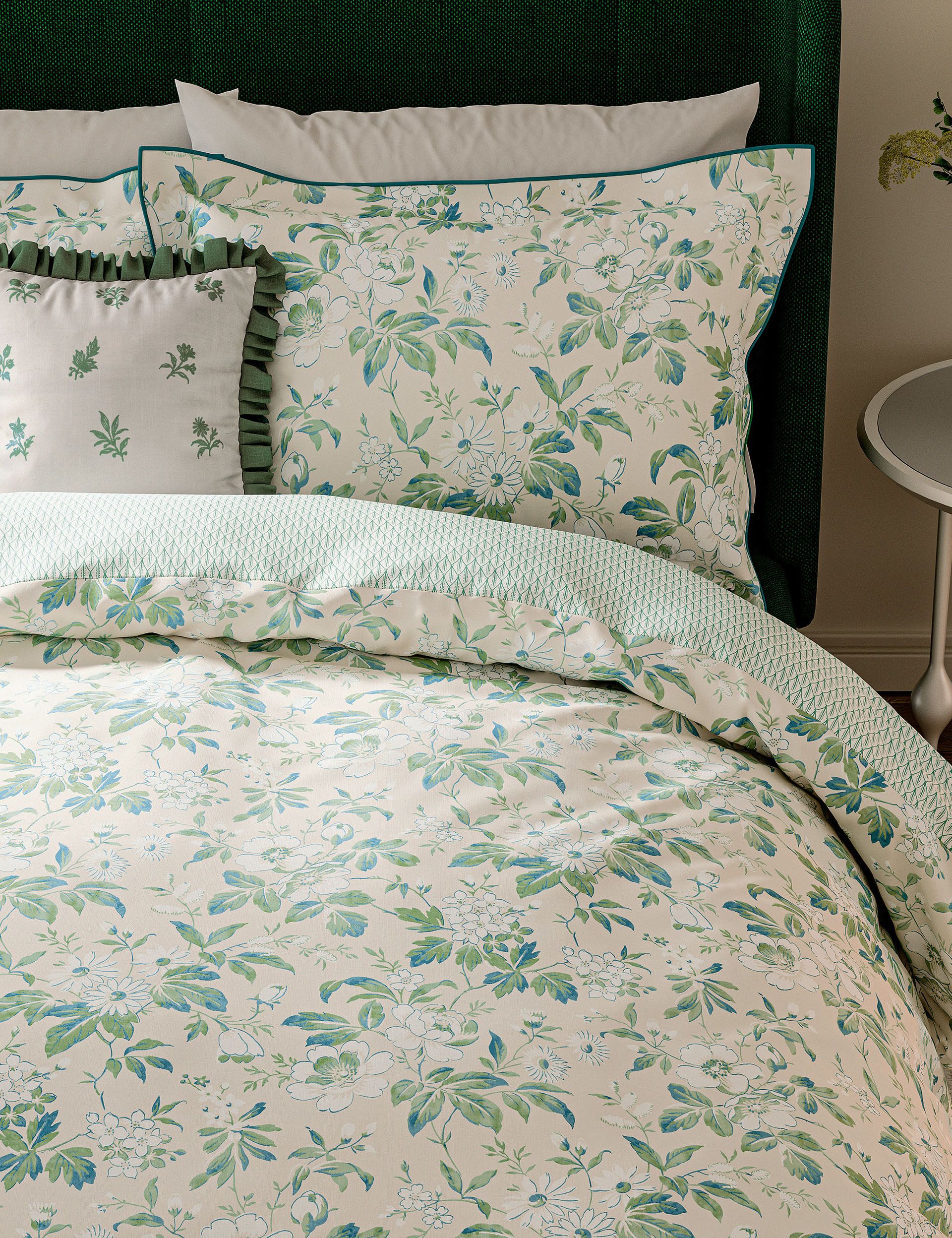 V&A Briar Bloom bedding set, imported from the UK