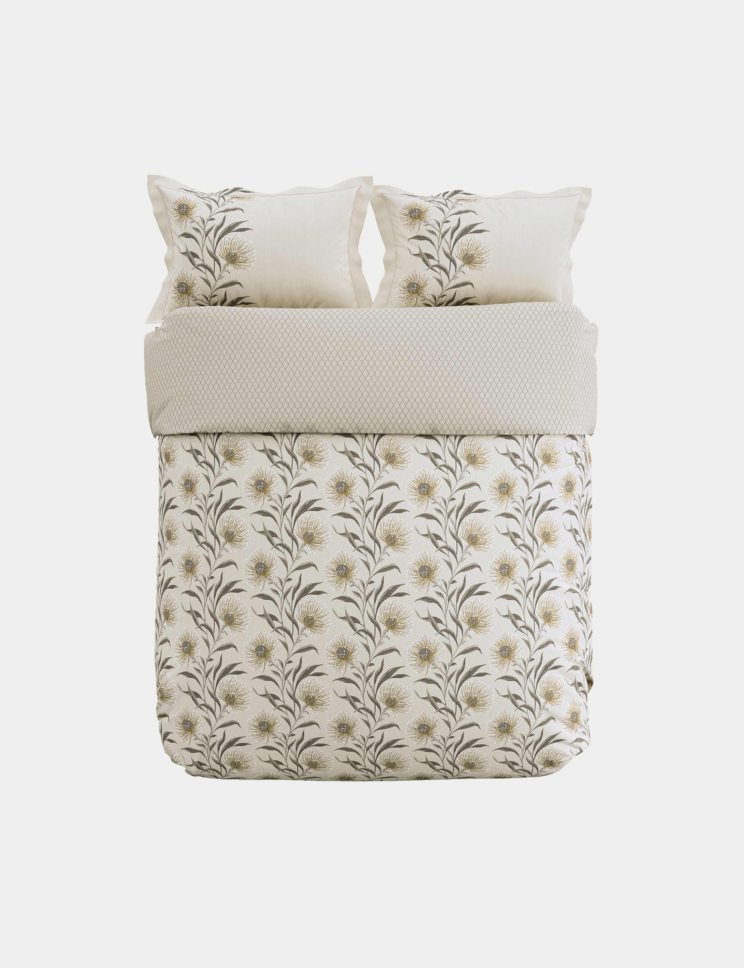 Catherinae bedding set, imported from the UK