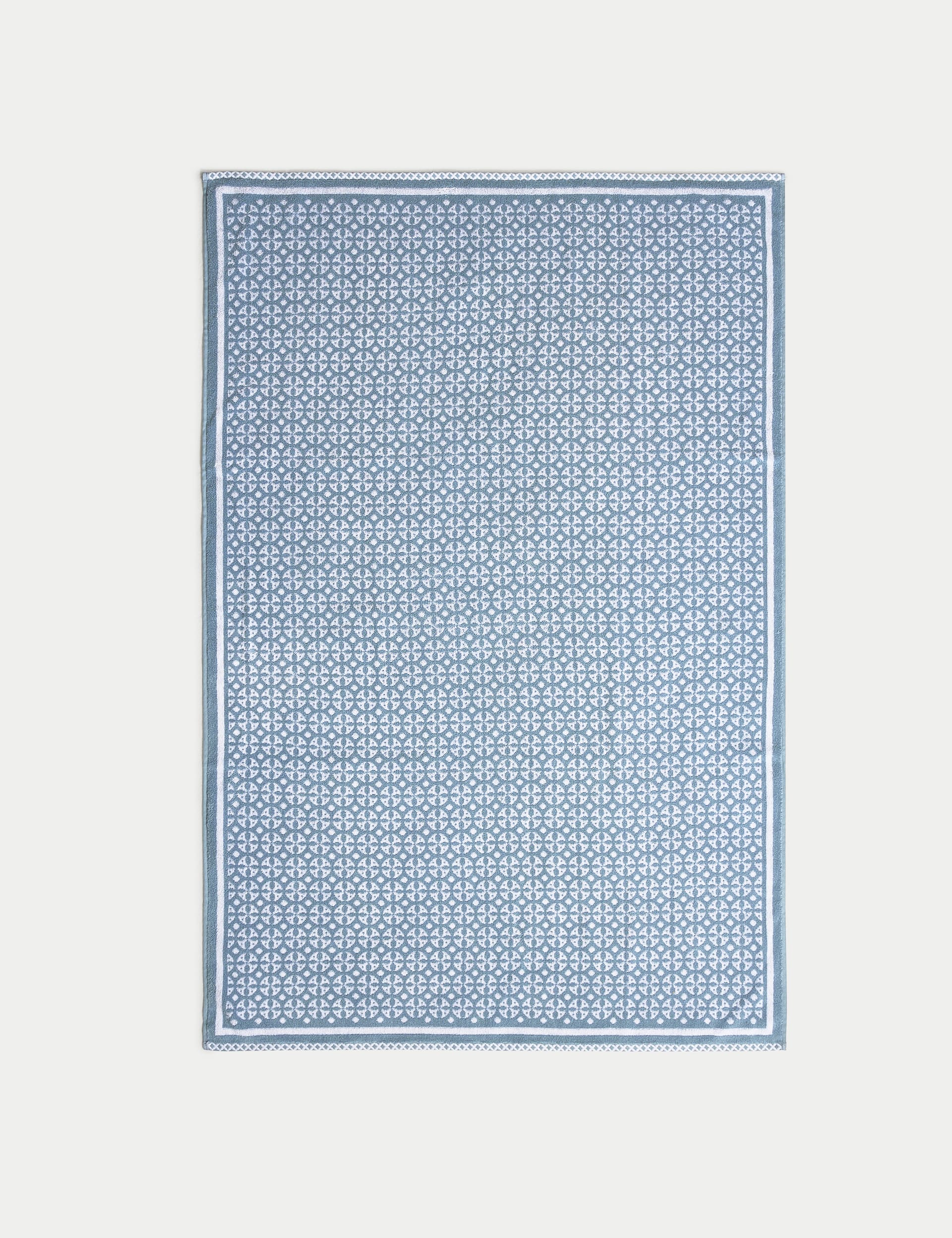 Pure cotton geometric circle bath towel, imported from the UK