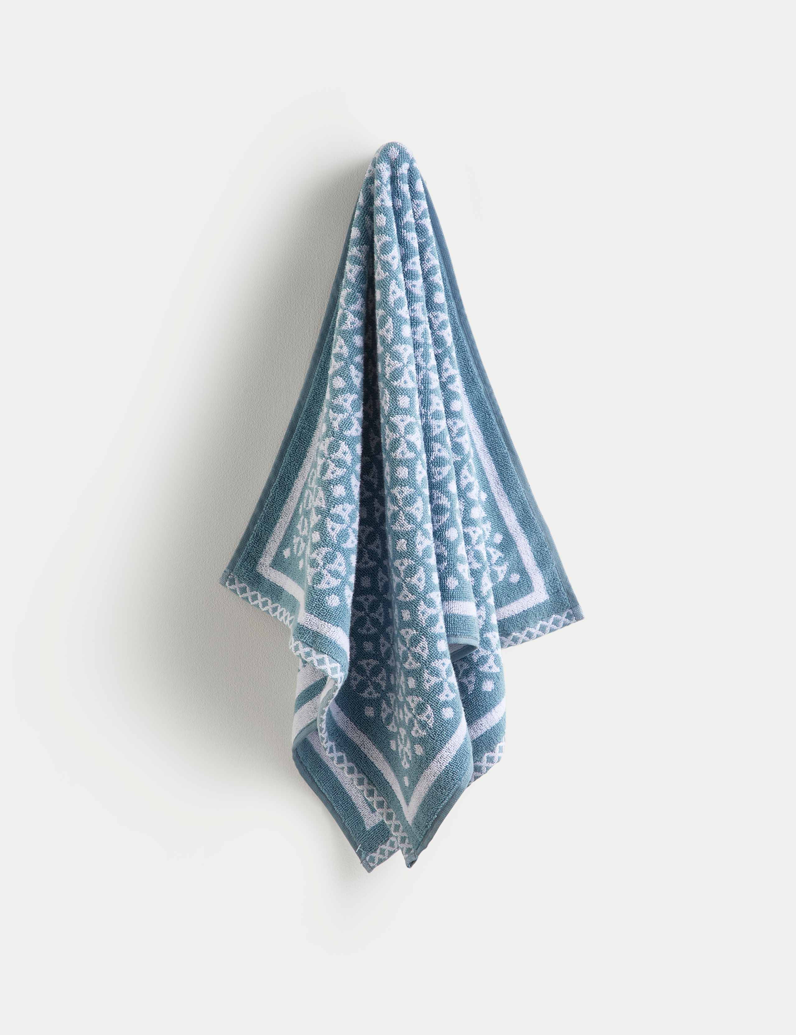 Pure cotton geometric circle bath towel, imported from the UK