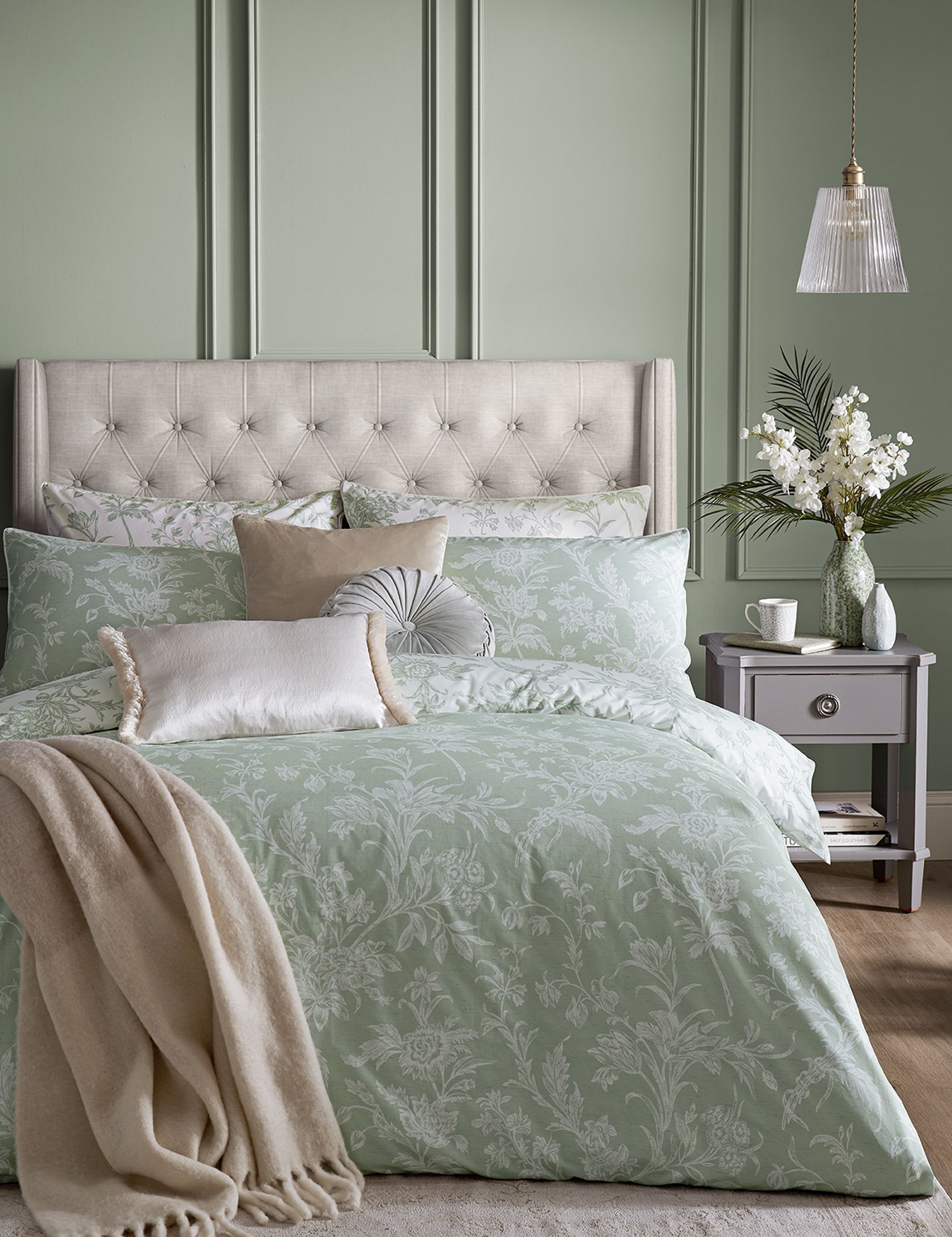 Laura Ashley pure cotton reversible bedding set, imported from the UK