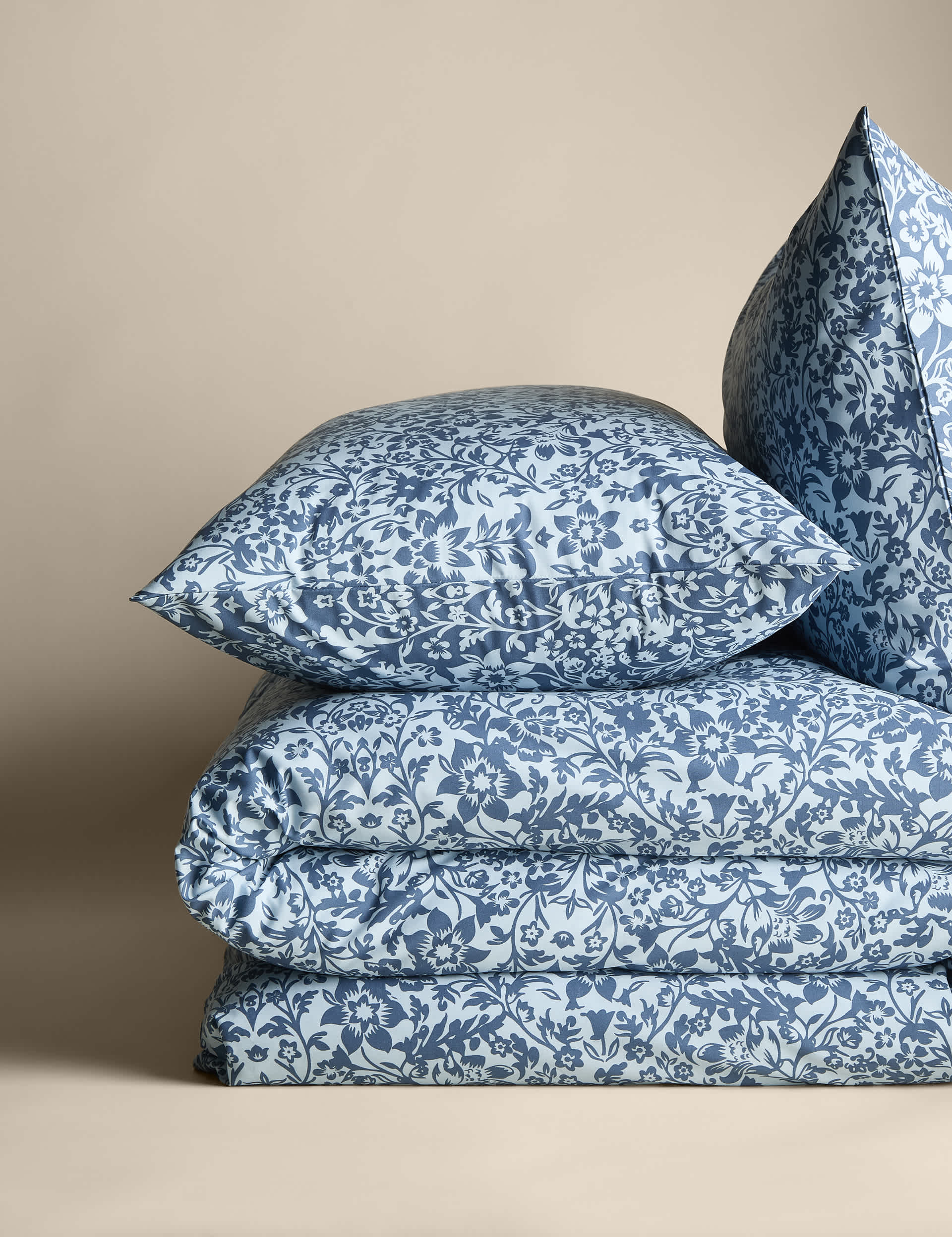 Mirrored floral bedding set, imported from the UK