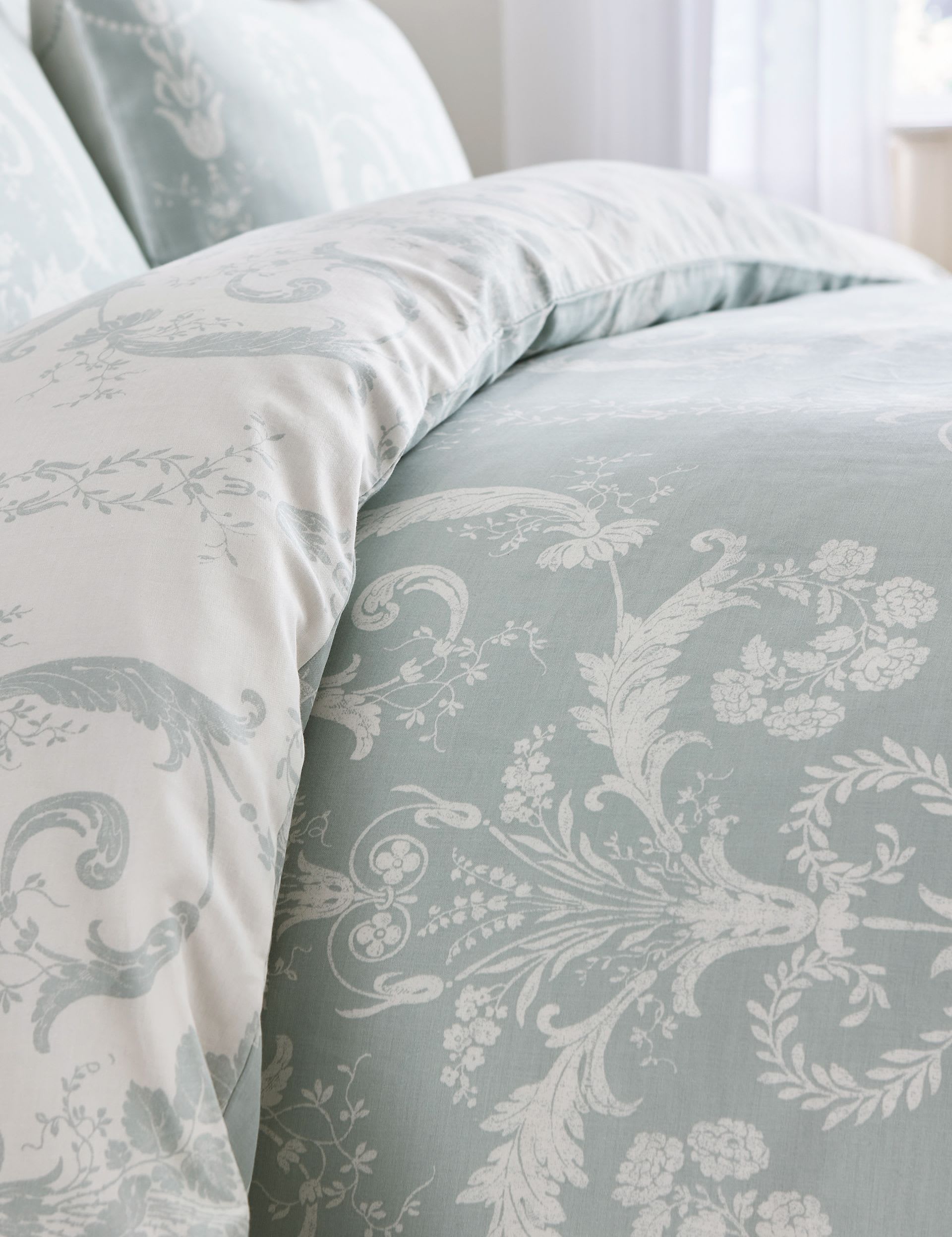 Laura Ashley Josette bedding set, imported from the UK