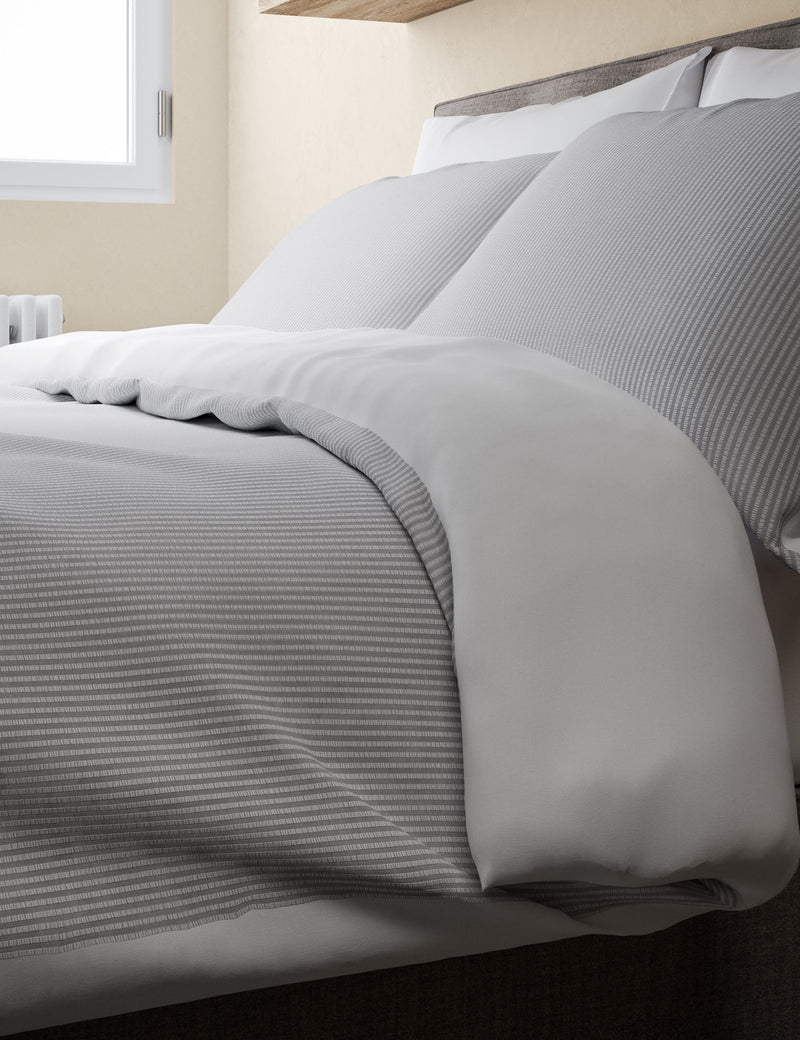 Cotton striped seersucker bedding set, imported from the UK