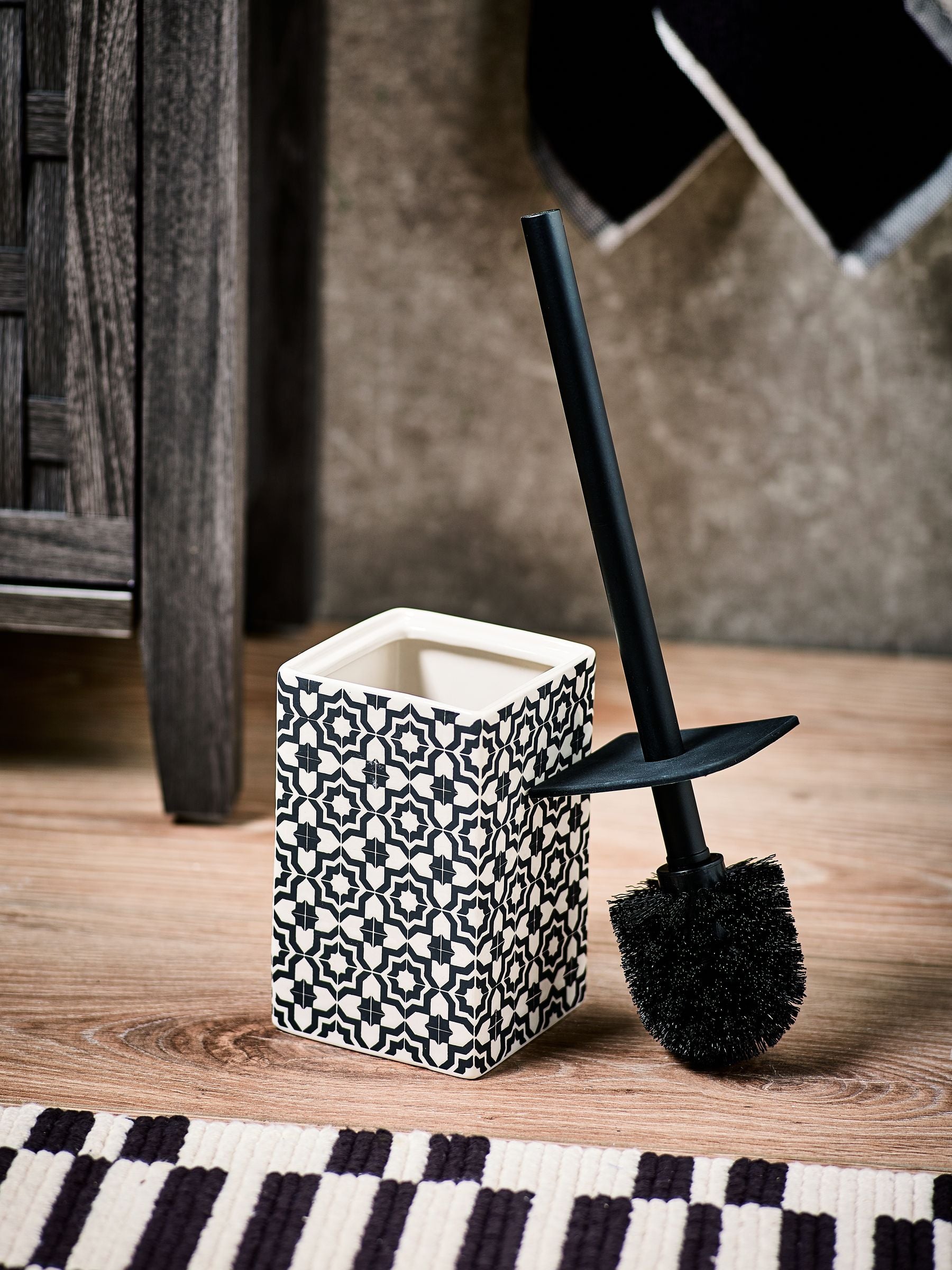 Monochrome Geo Toilet Brush