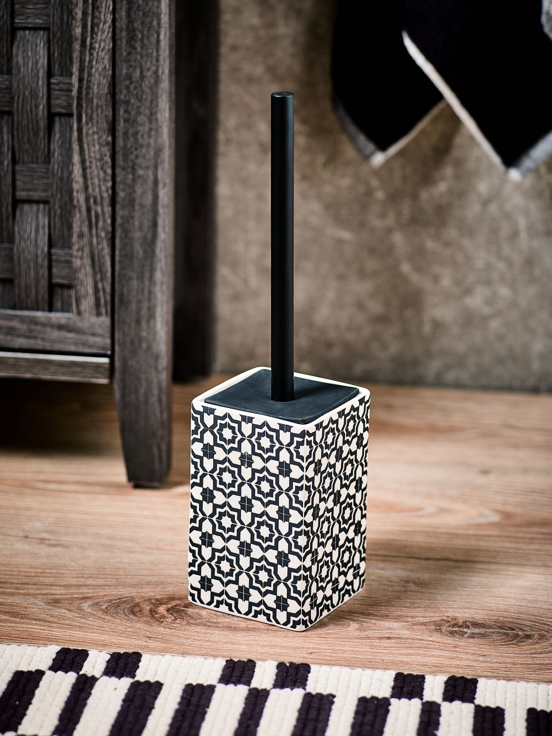 Monochrome Geo Toilet Brush