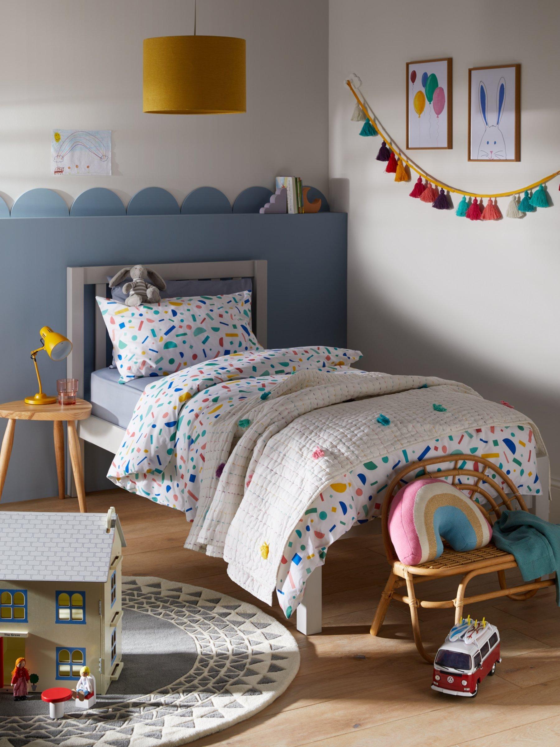 little home Pom Pom Quilt Multi, UK version